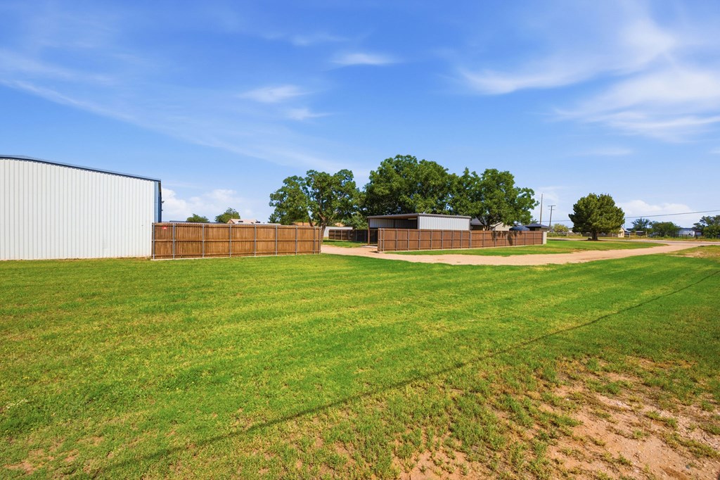 1101 E County Rd 120