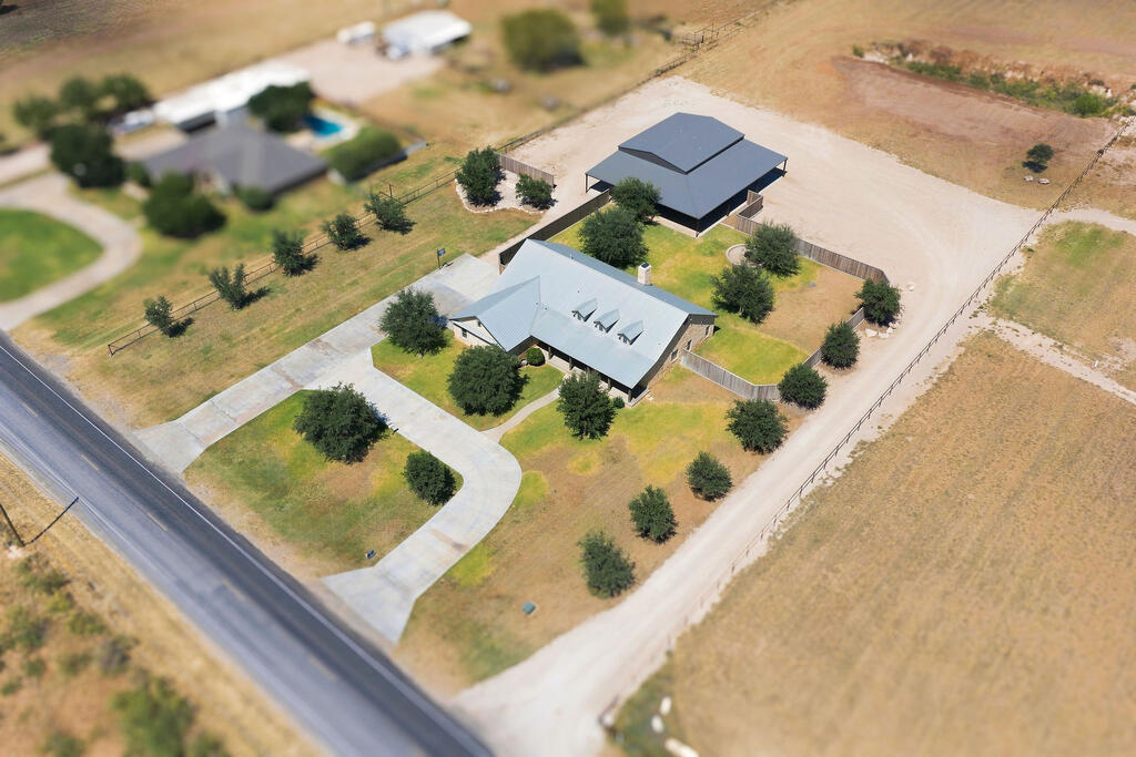 1401 S County Rd 1072