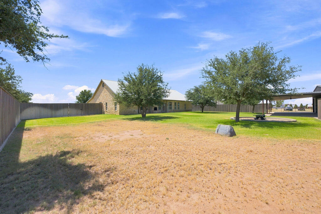1401 S County Rd 1072