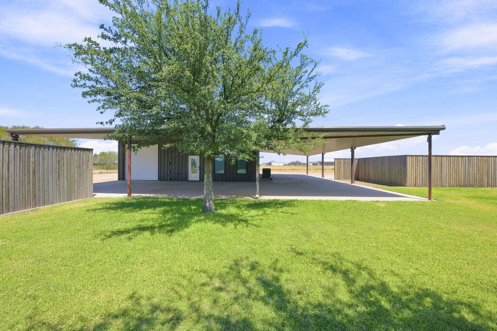 1401 S County Rd 1072