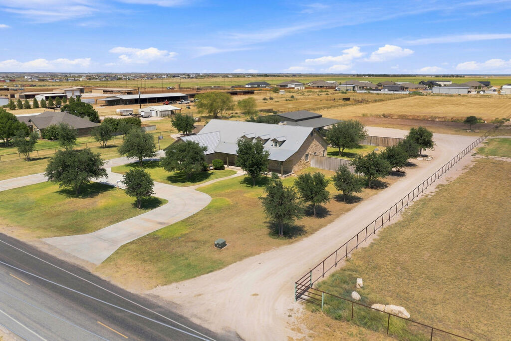 1401 S County Rd 1072