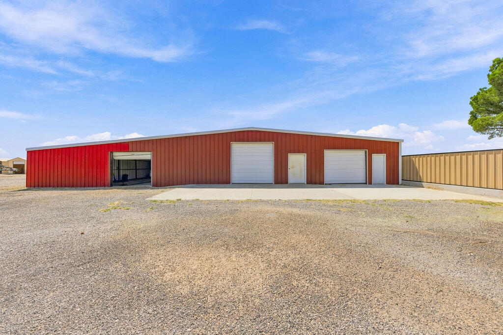 200 E County Rd 300