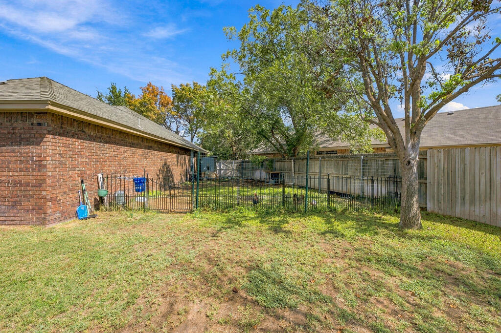 4903 Fields Place