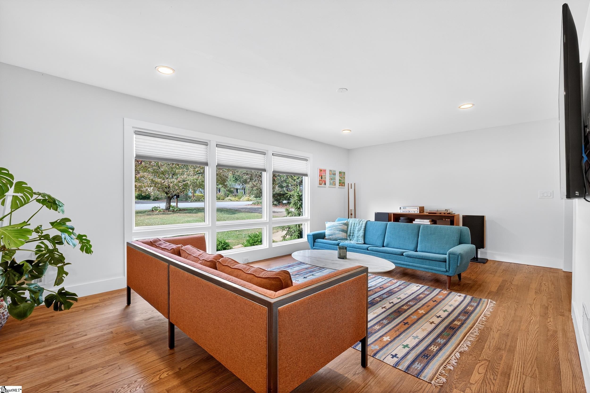 112 Lake Forest Drive