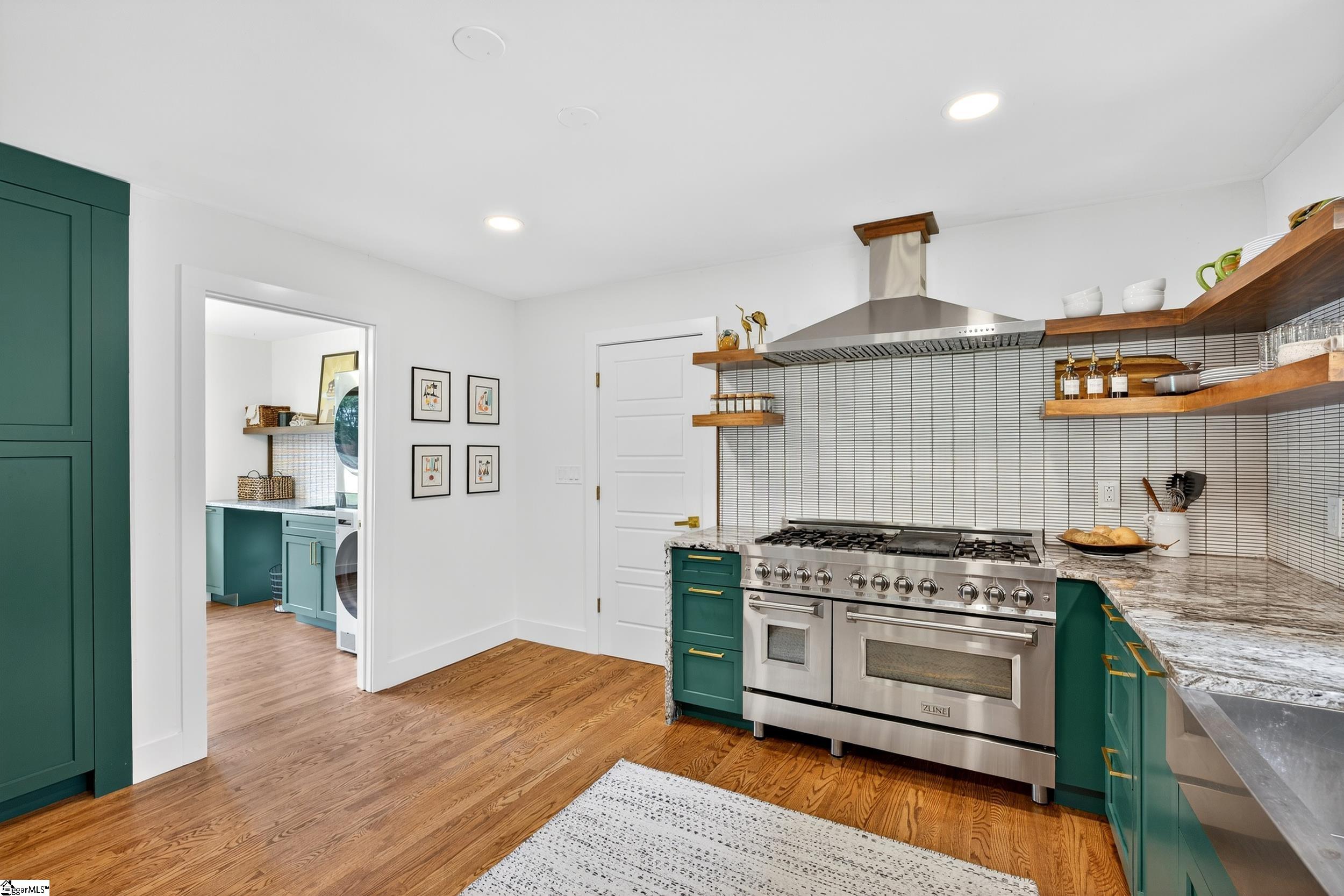 112 Lake Forest Drive