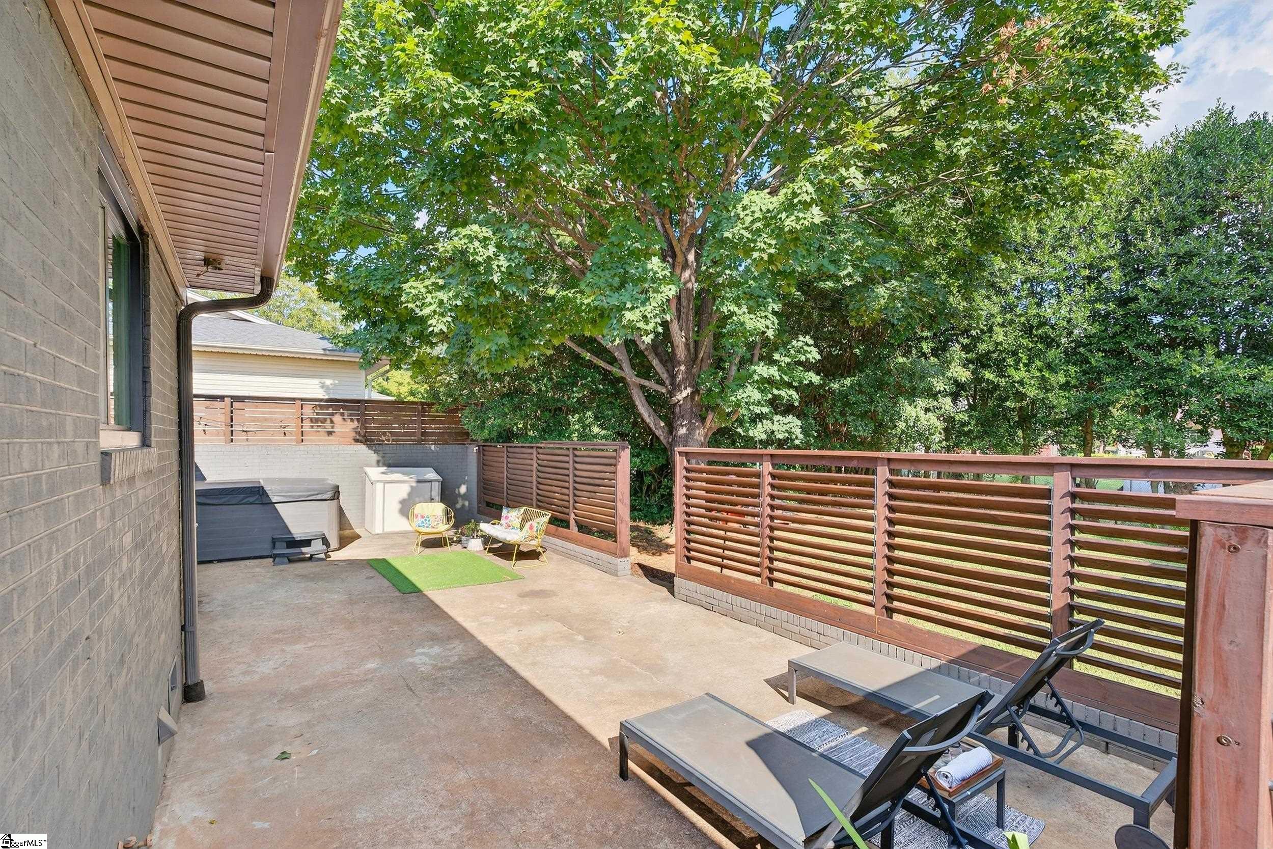 112 Lake Forest Drive