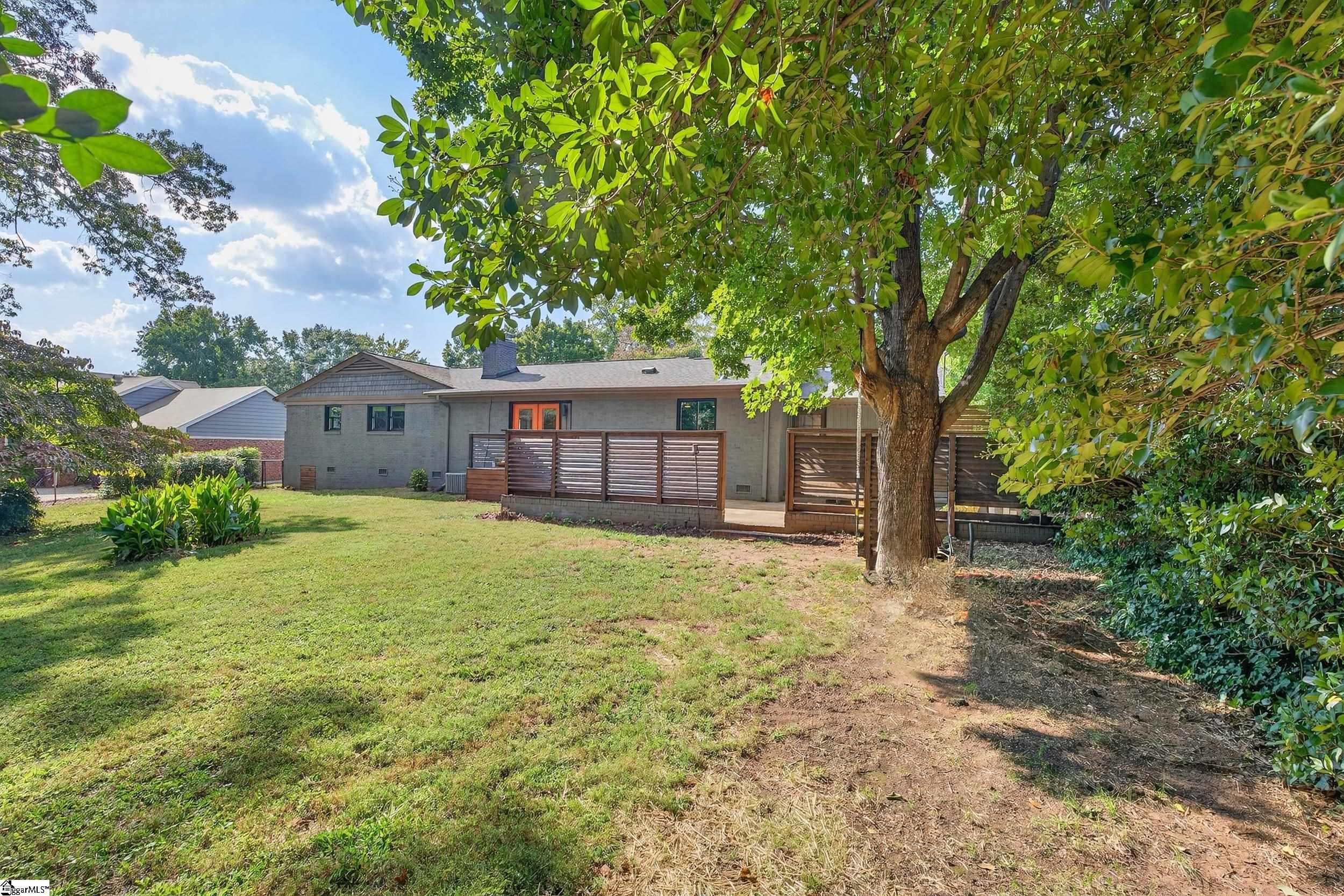 112 Lake Forest Drive