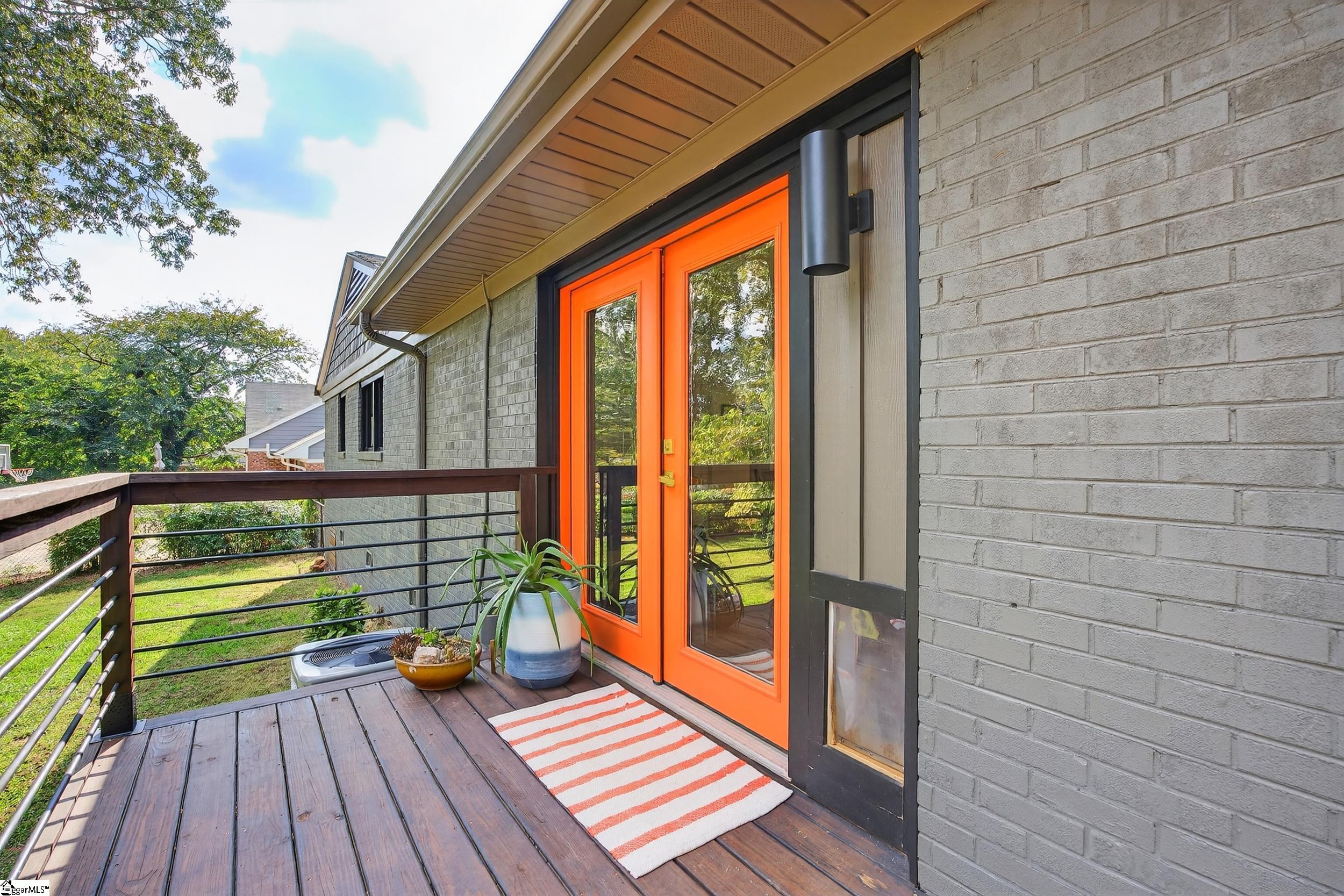 112 Lake Forest Drive