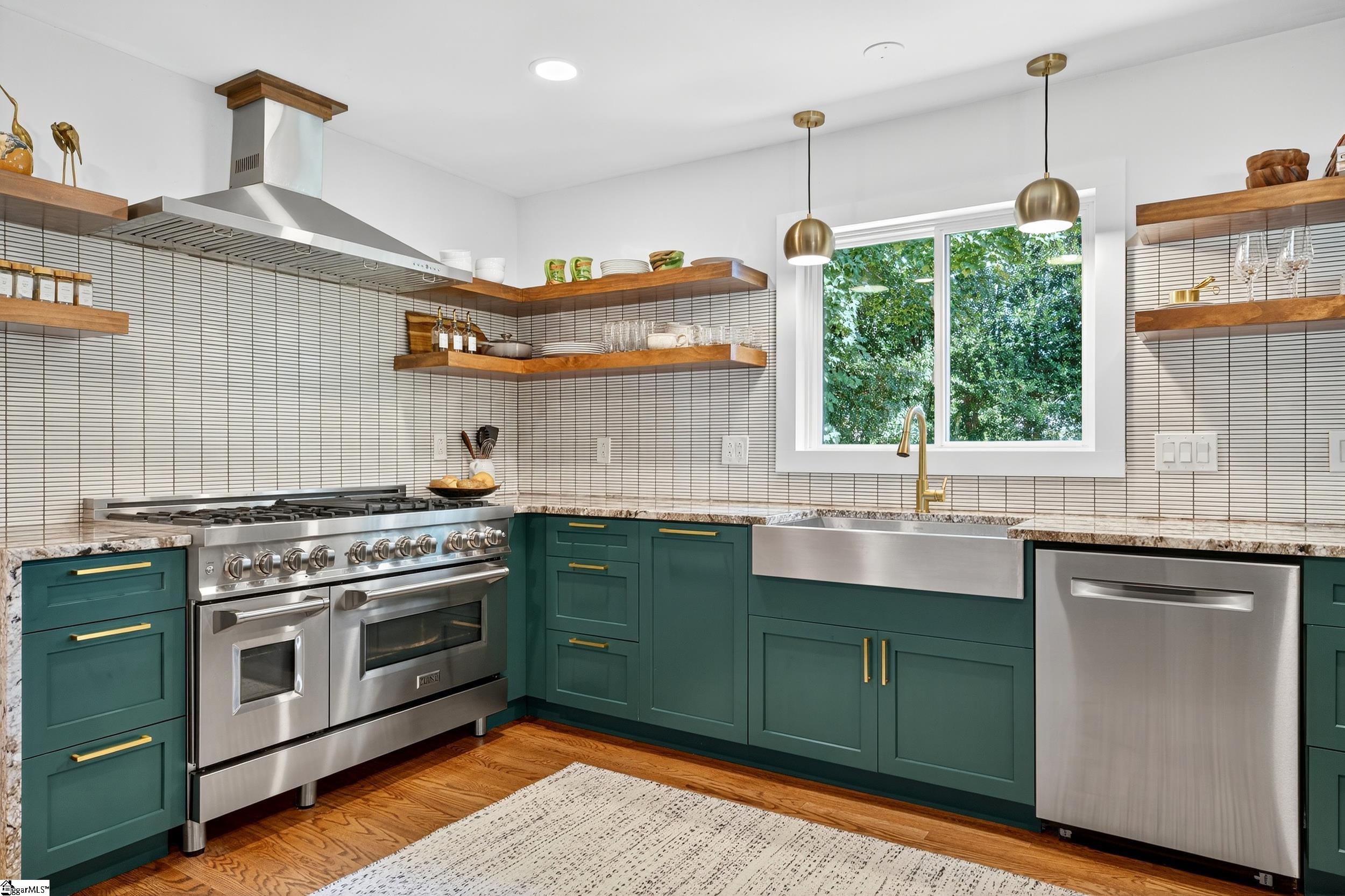 112 Lake Forest Drive