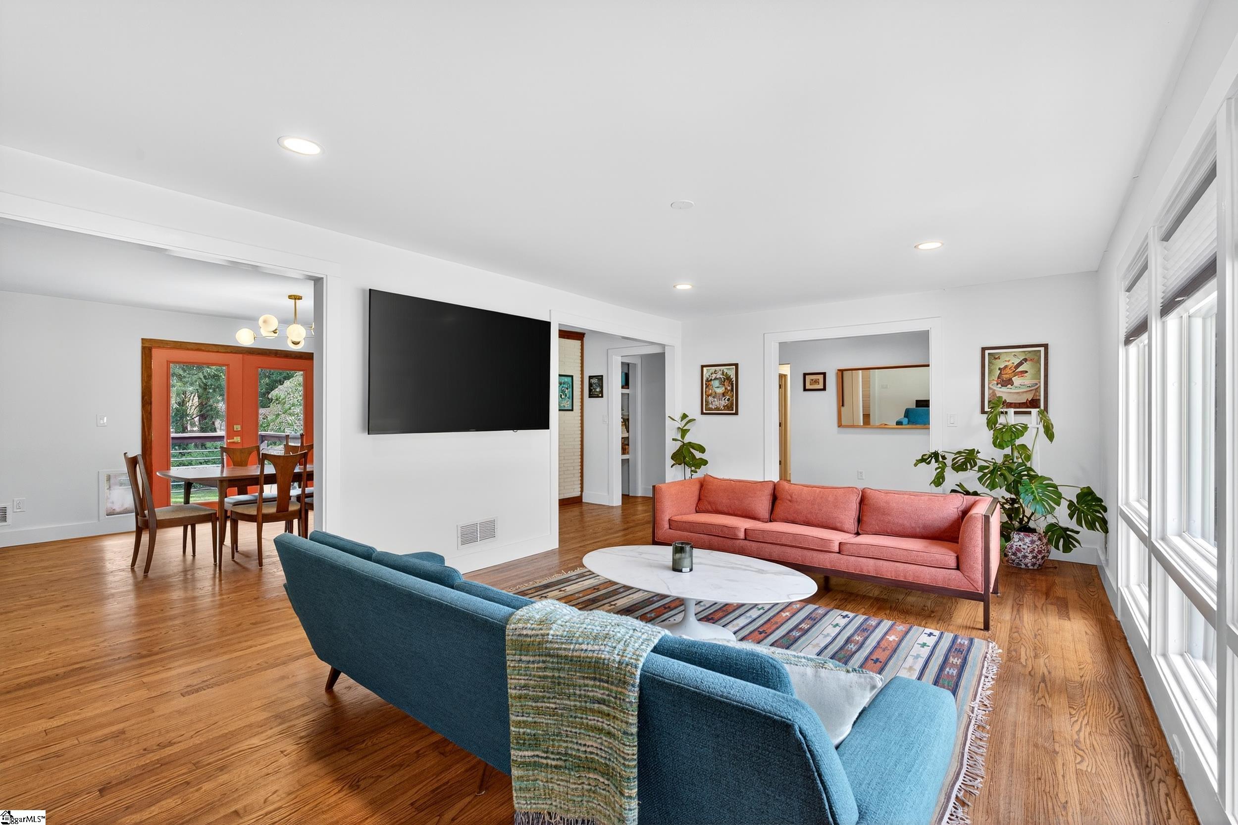 112 Lake Forest Drive