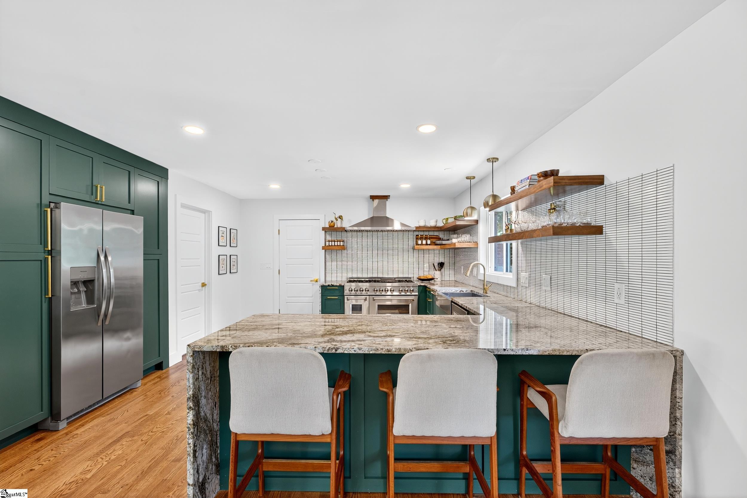 112 Lake Forest Drive