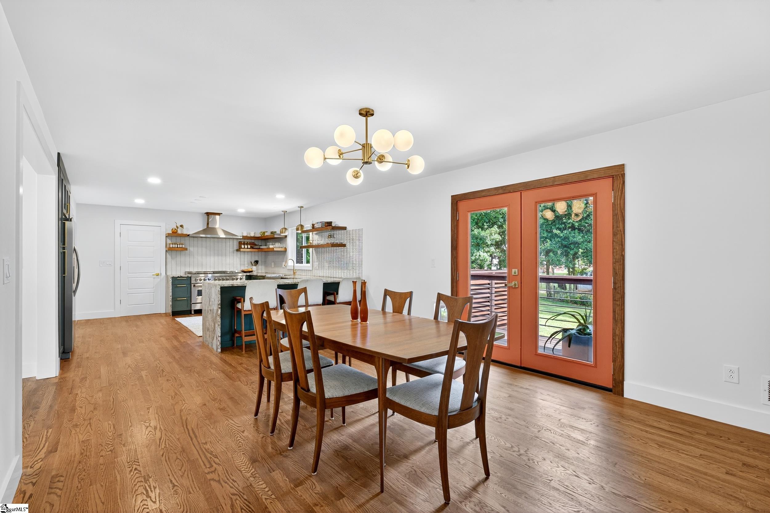 112 Lake Forest Drive