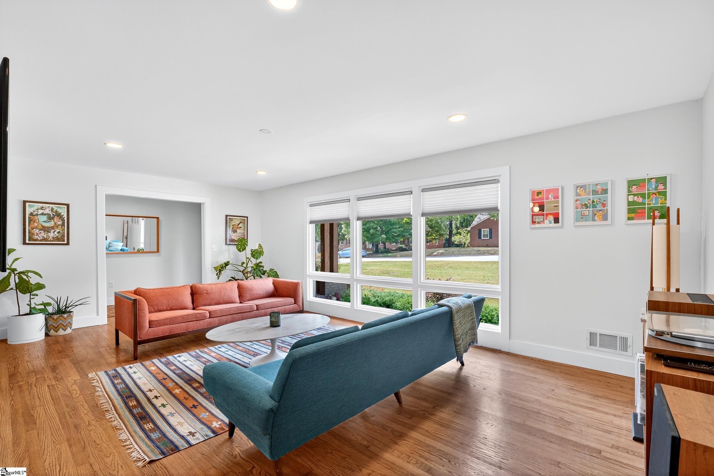 112 Lake Forest Drive