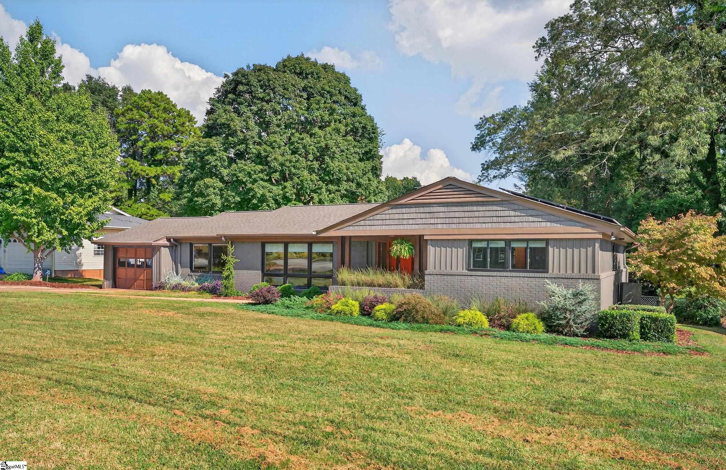 112 Lake Forest Drive