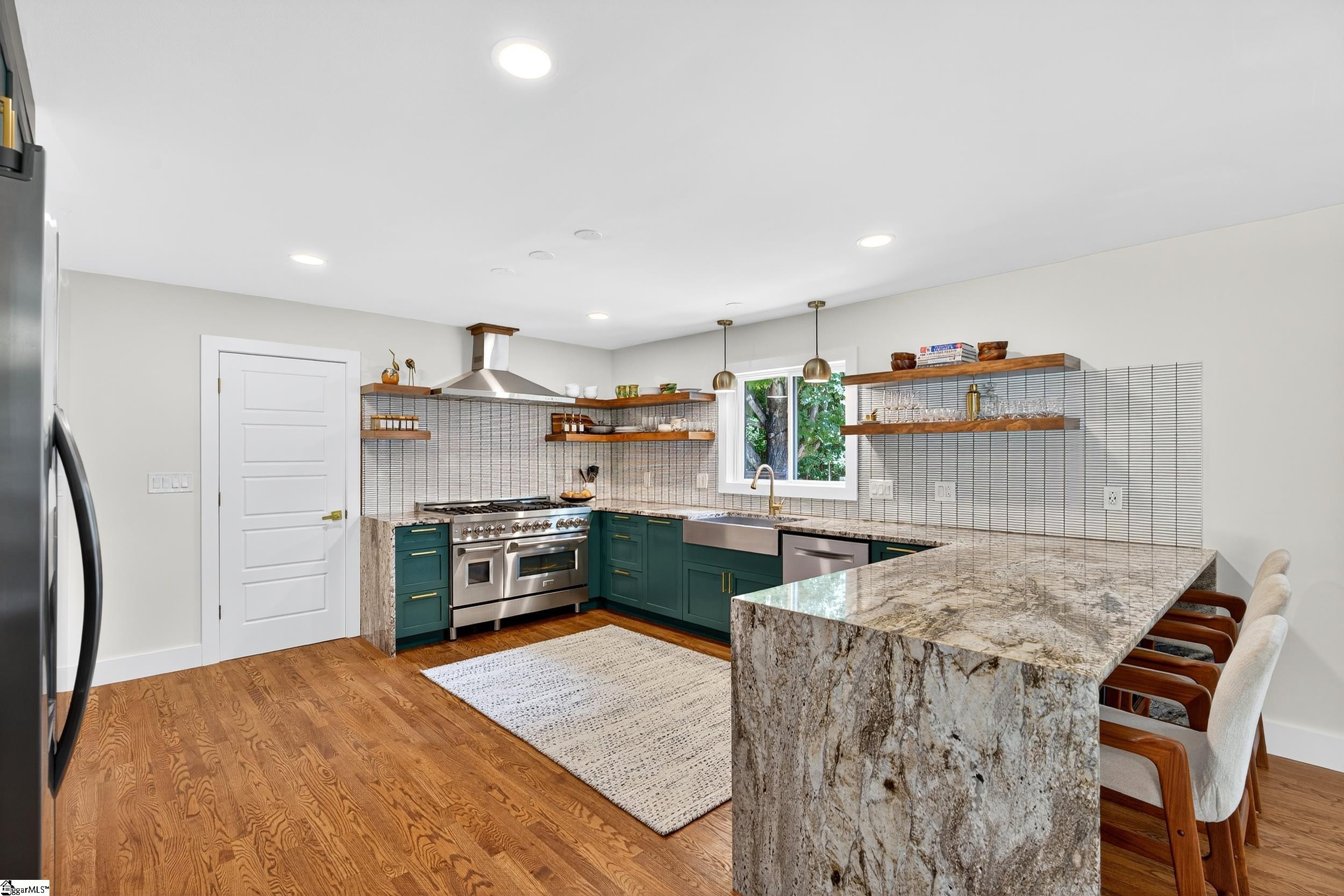 112 Lake Forest Drive