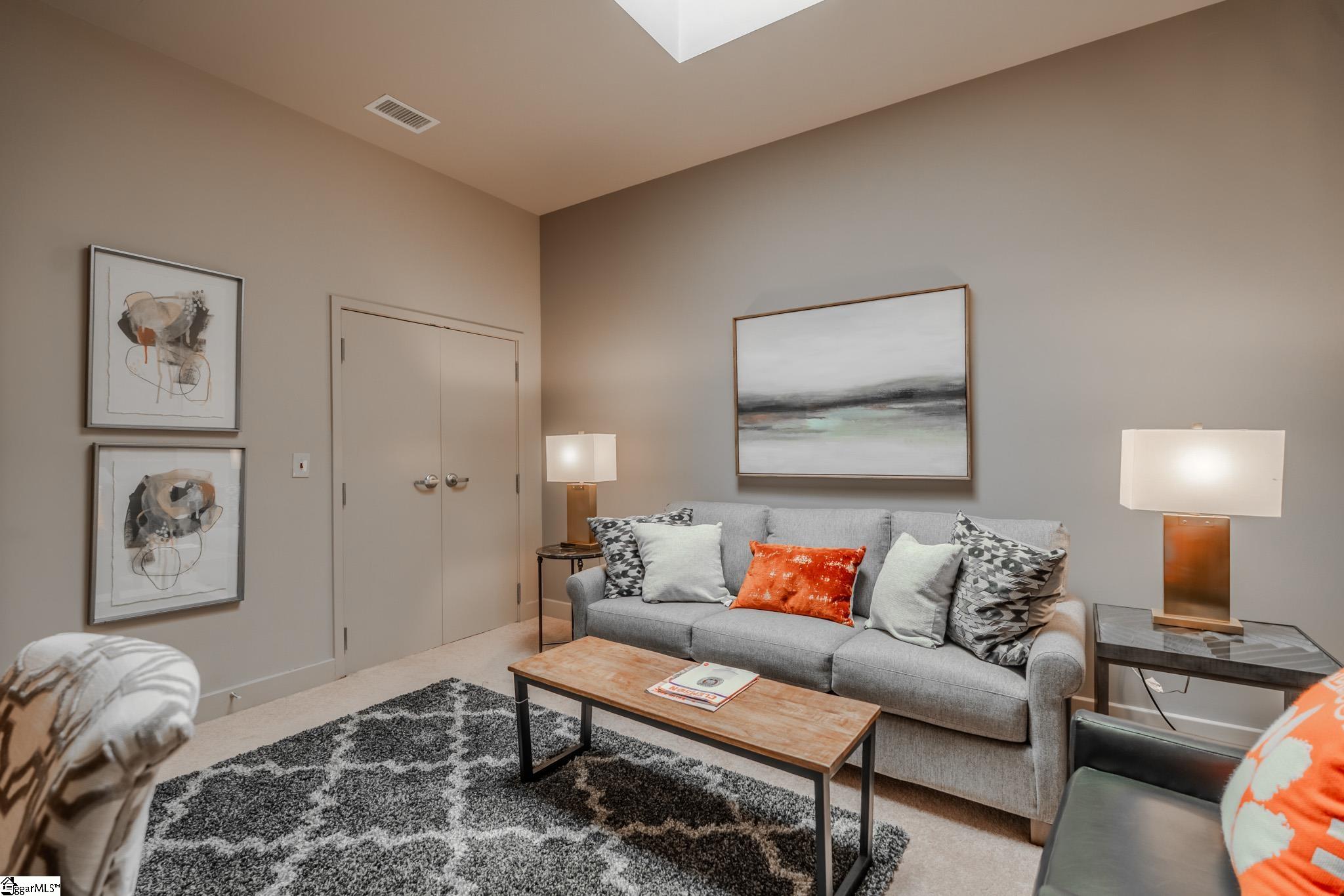 400 E Mcbee Avenue Unit 4211