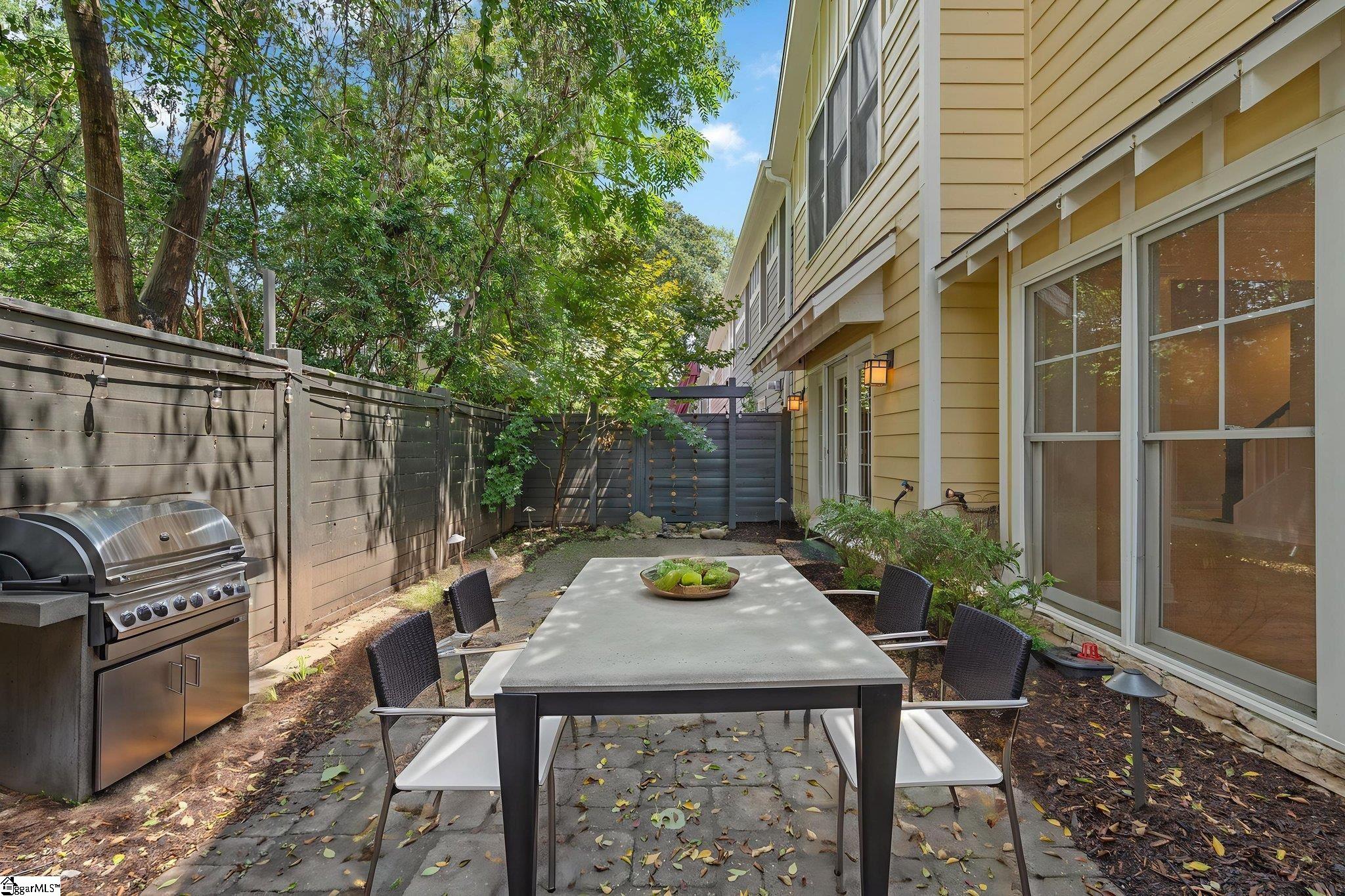 4 Cureton Street