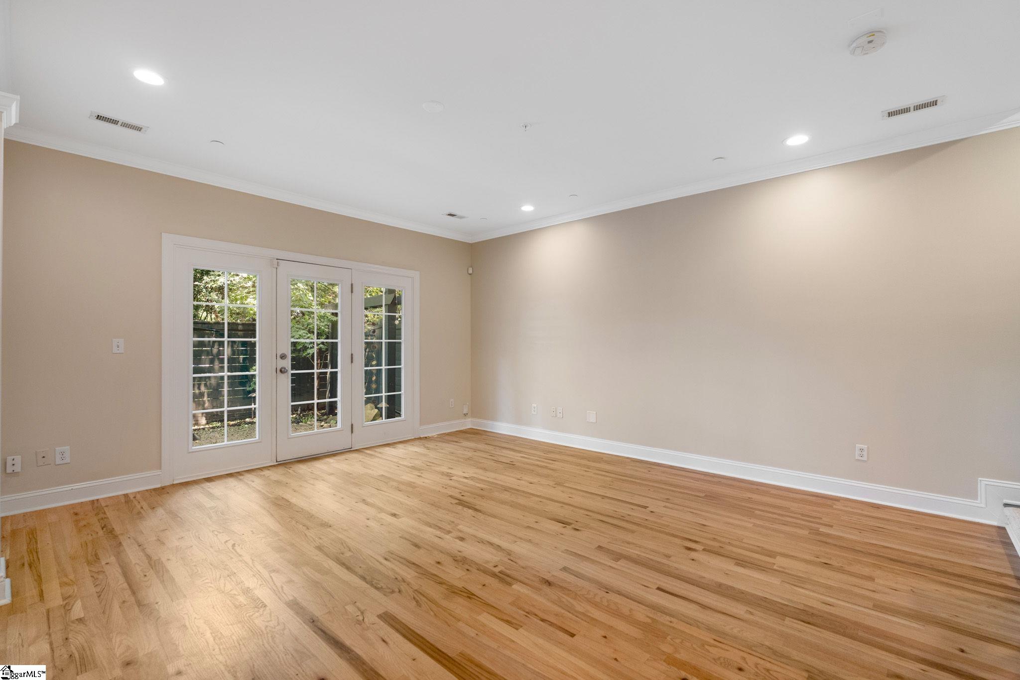 4 Cureton Street