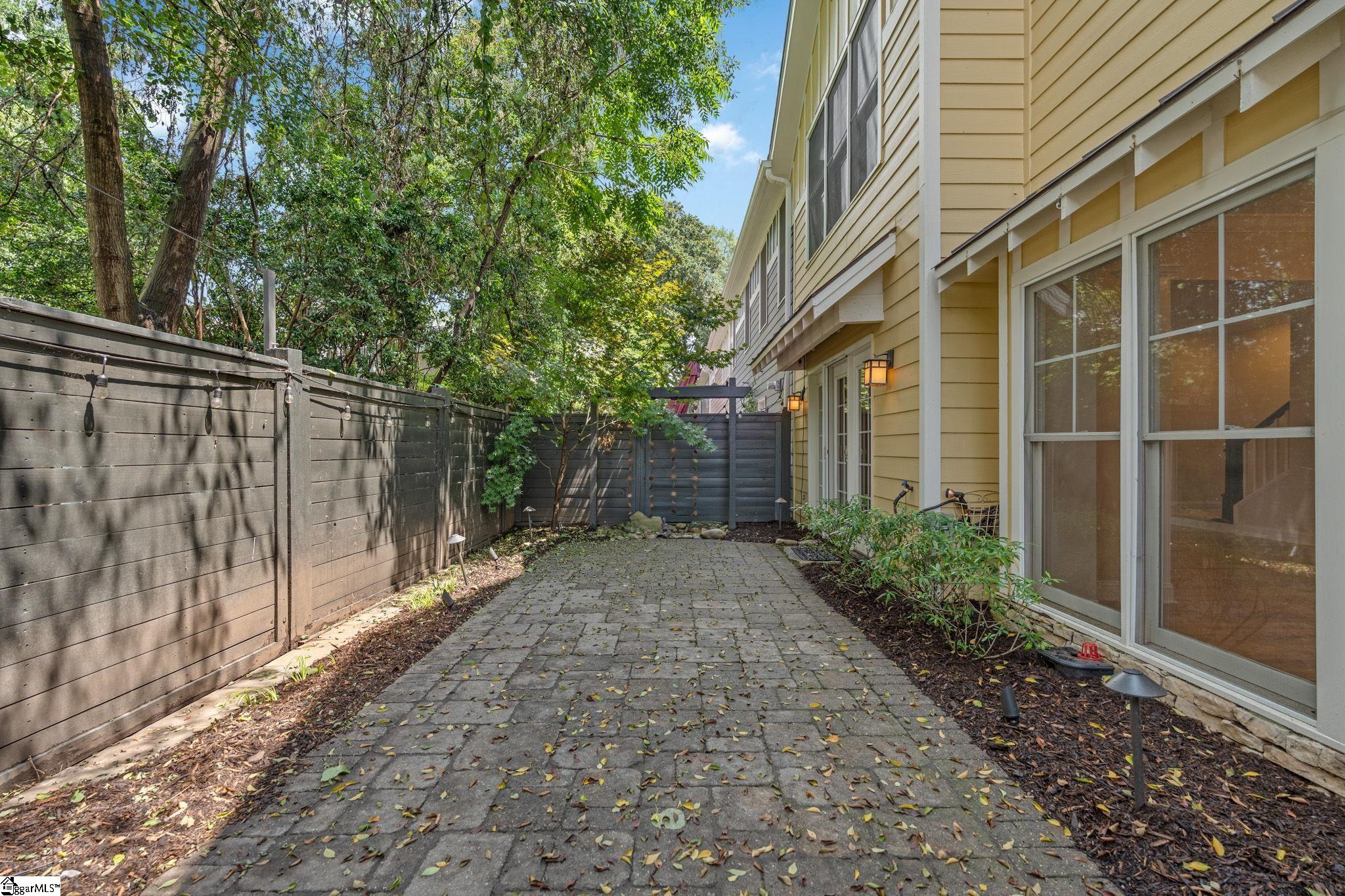 4 Cureton Street