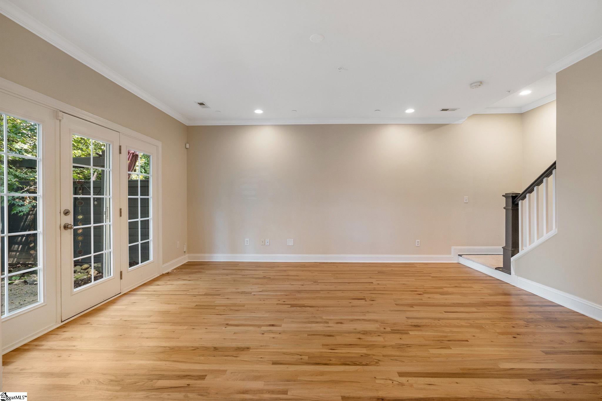 4 Cureton Street