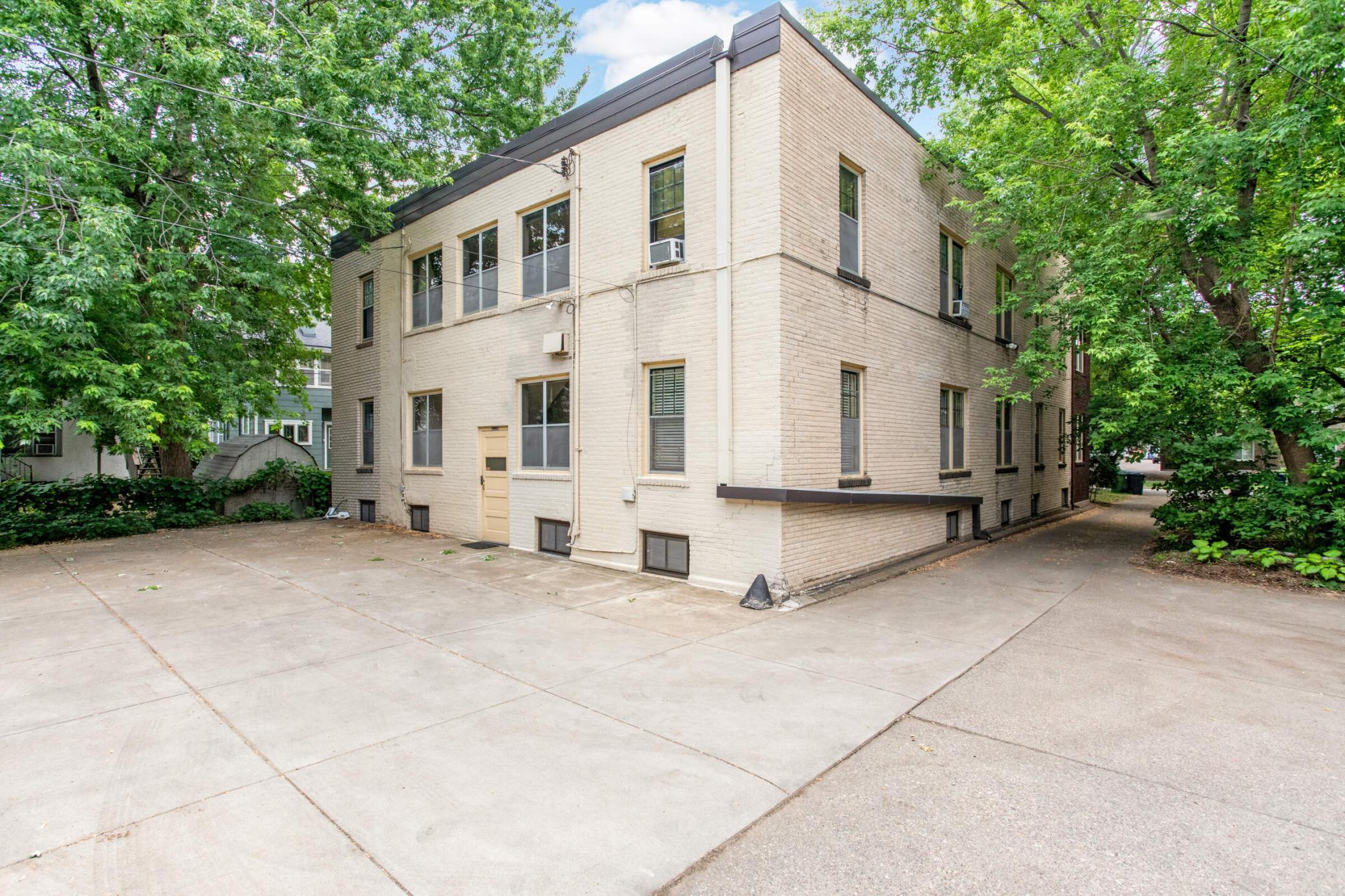 719 5th Street SE Unit: 4