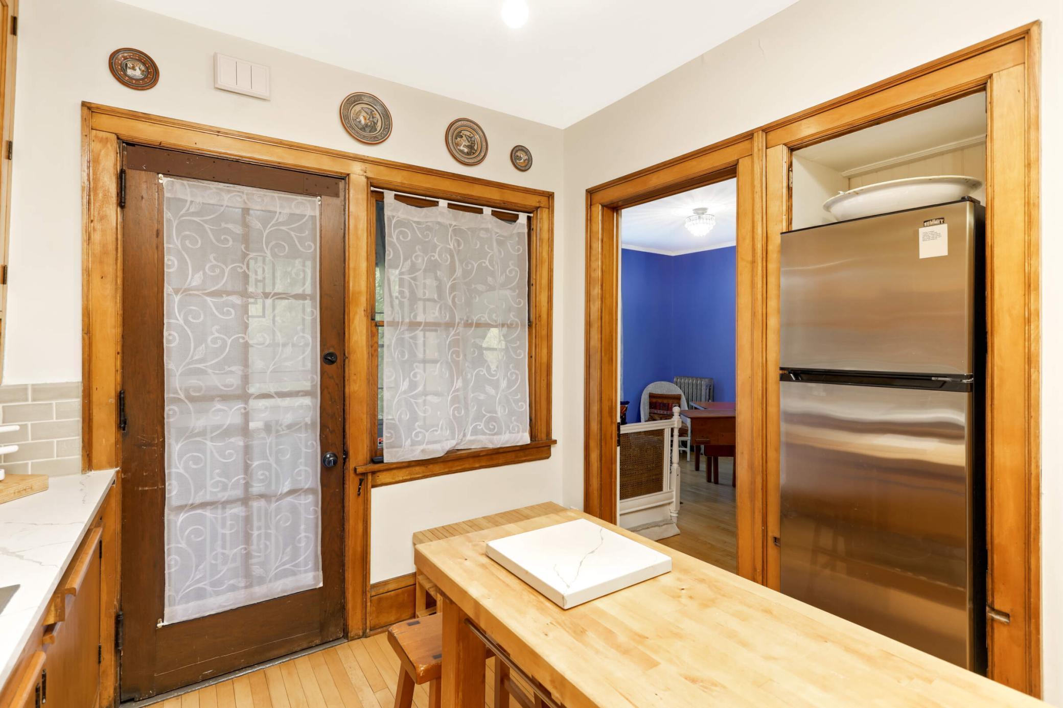 719 5th Street SE Unit: 4