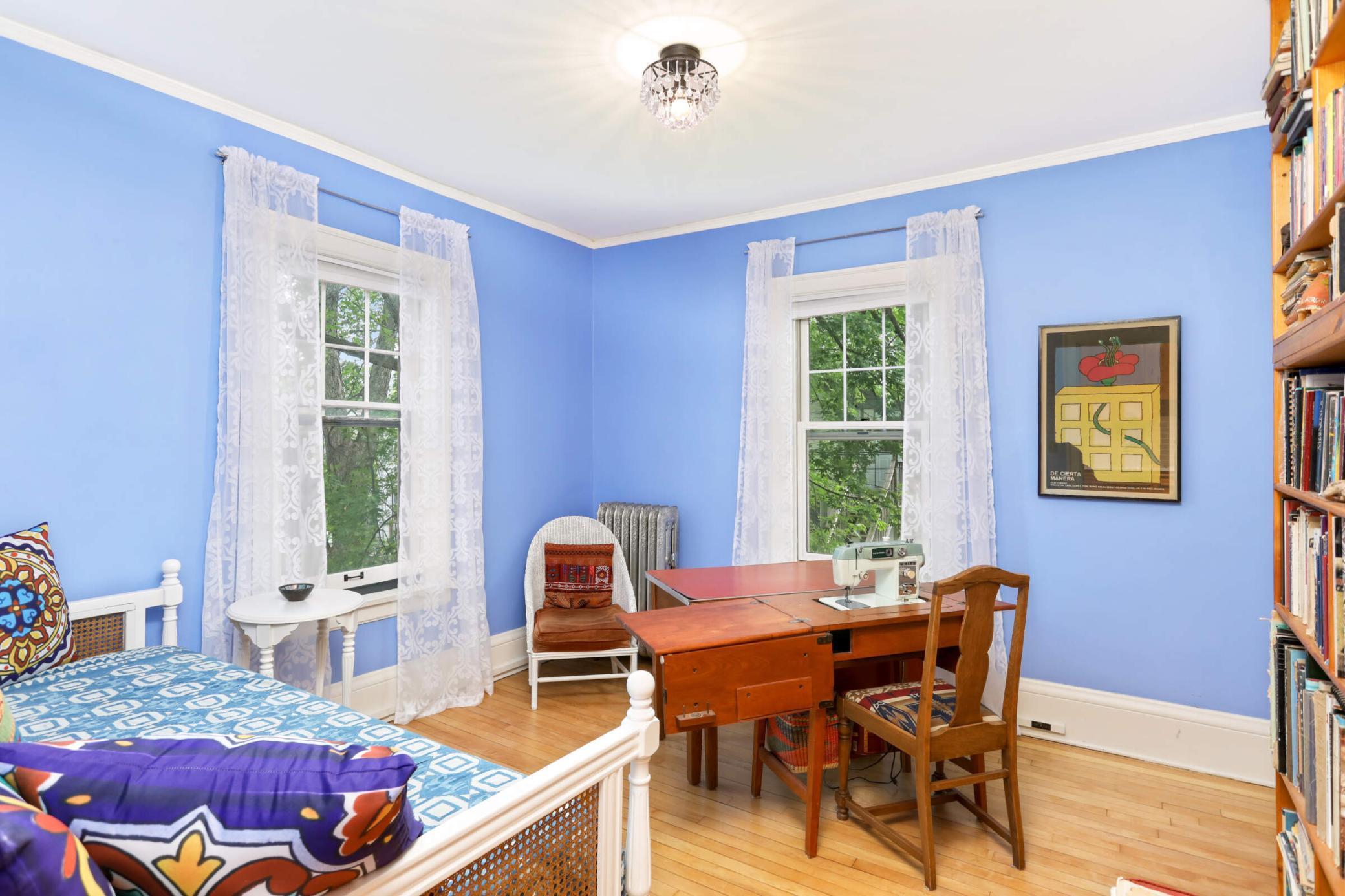 719 5th Street SE Unit: 4