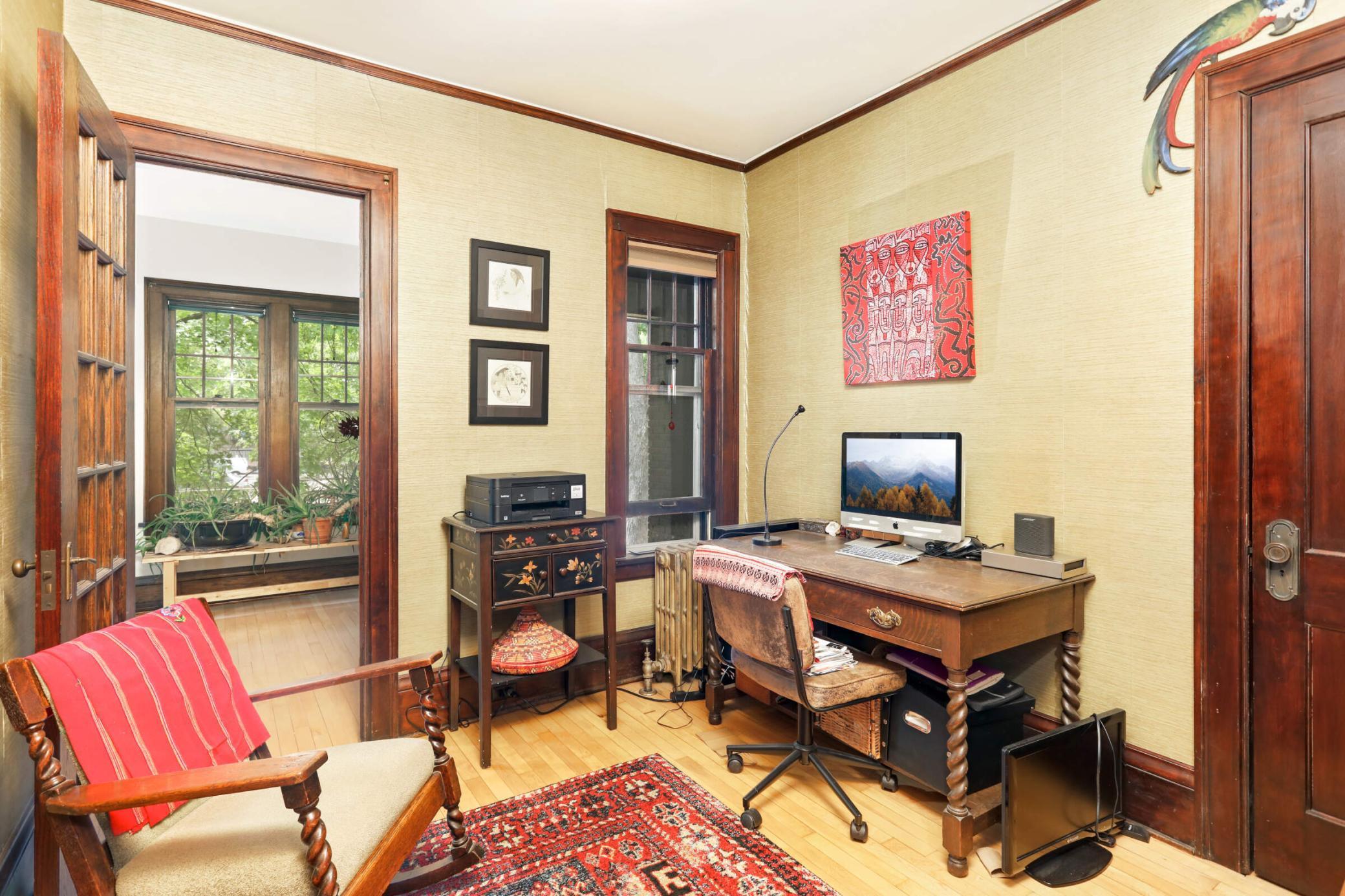 719 5th Street SE Unit: 4