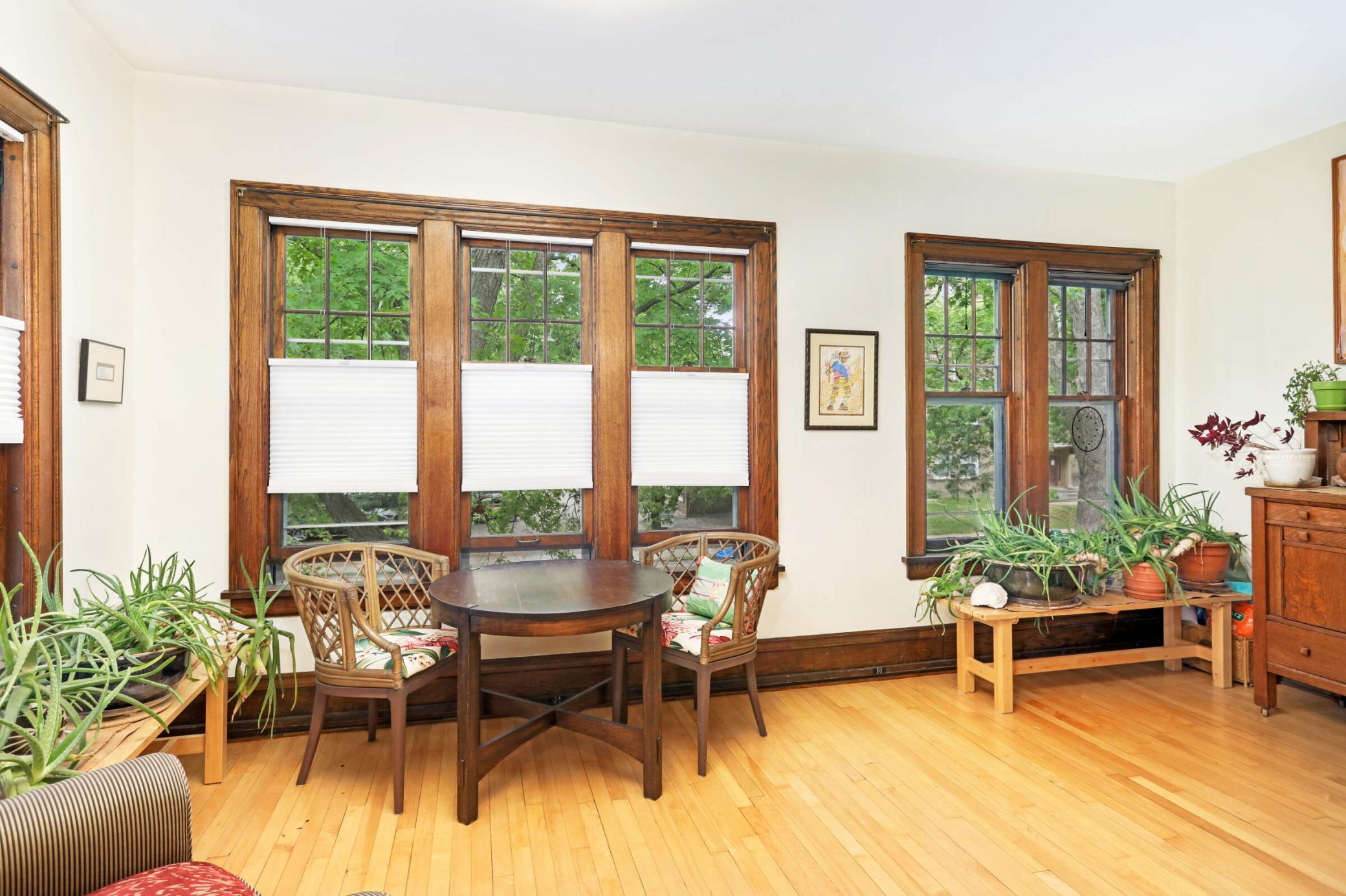 719 5th Street SE Unit: 4