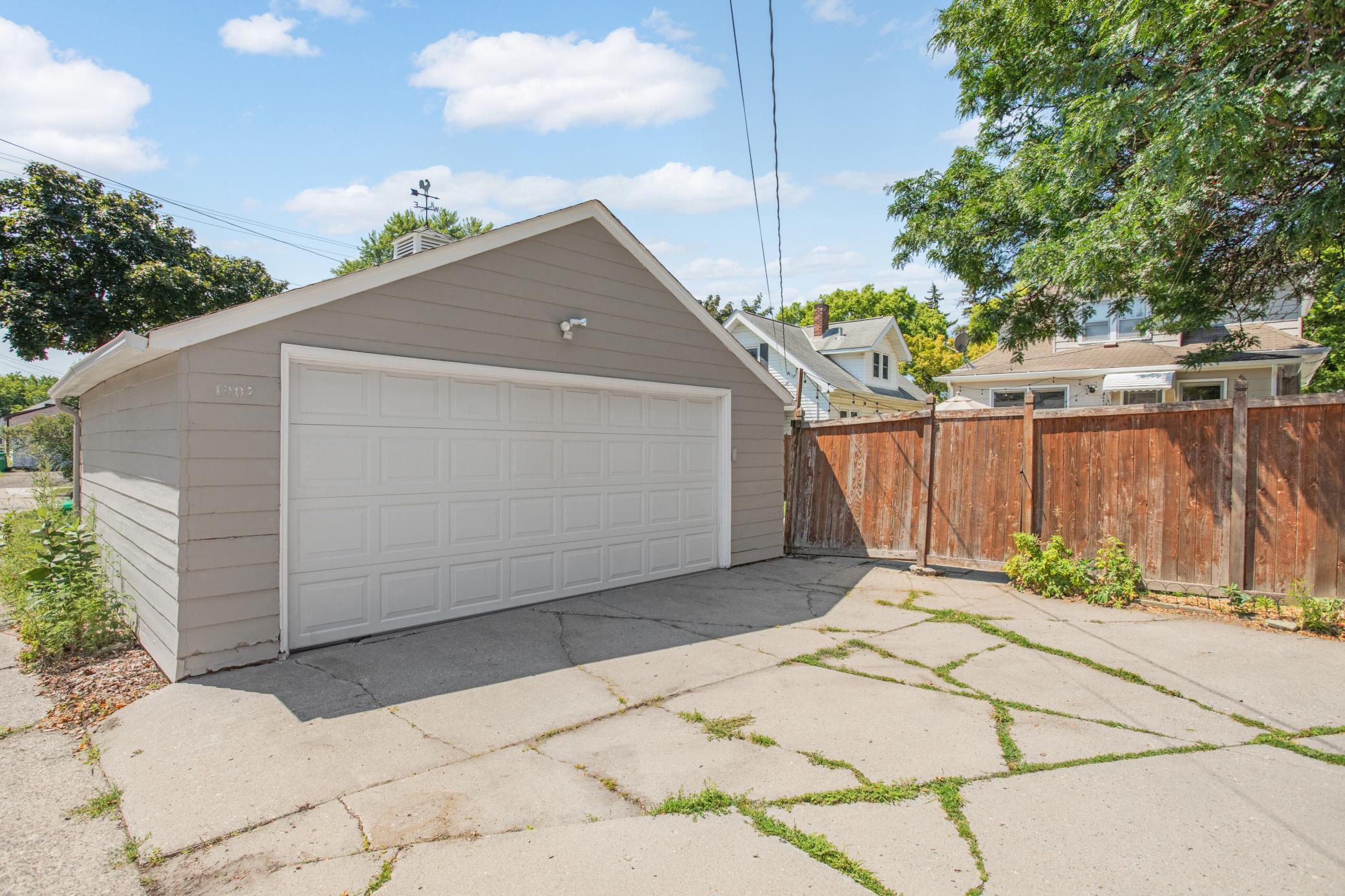 1907 Benjamin Street NE