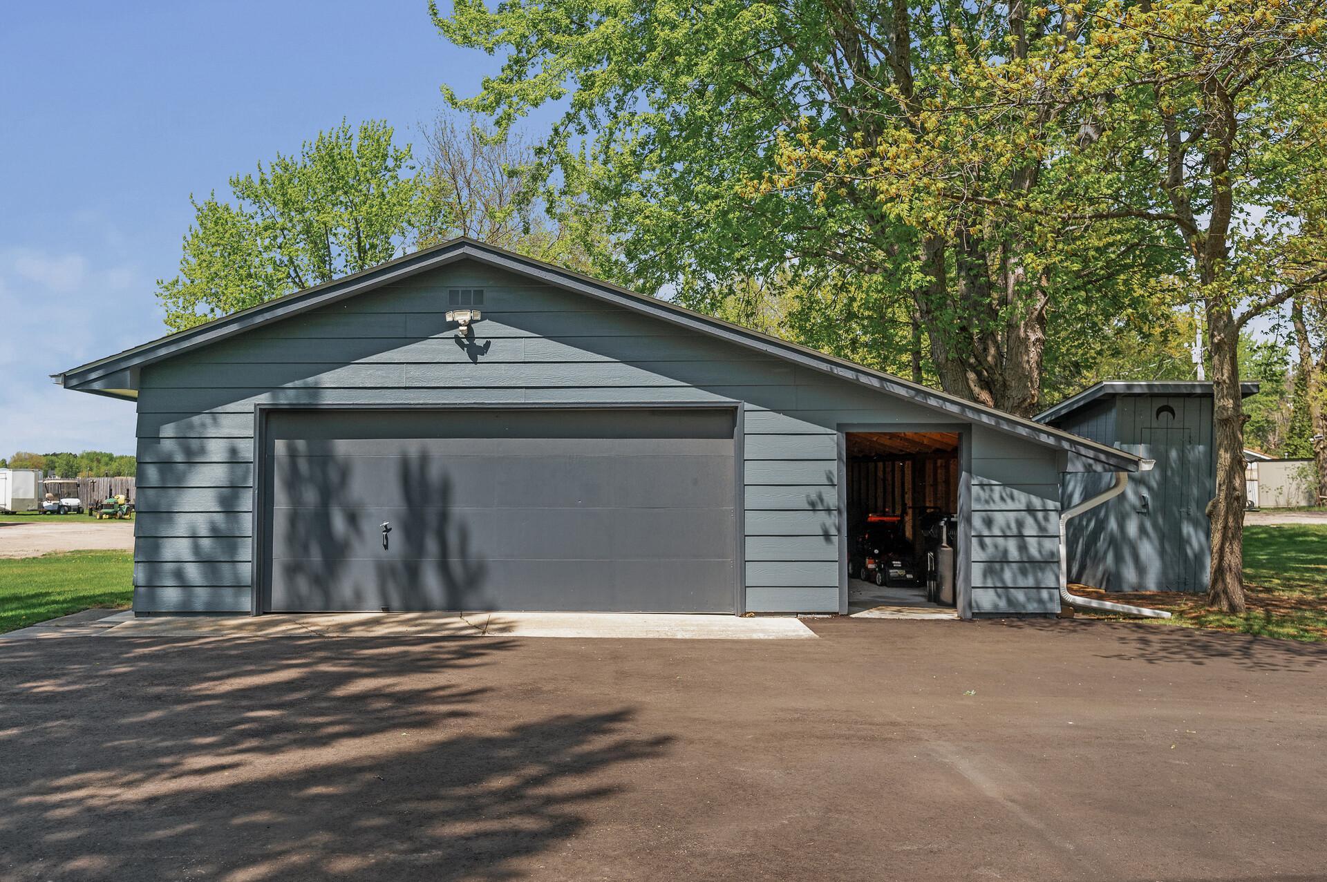 27698 Lakewood Drive NW