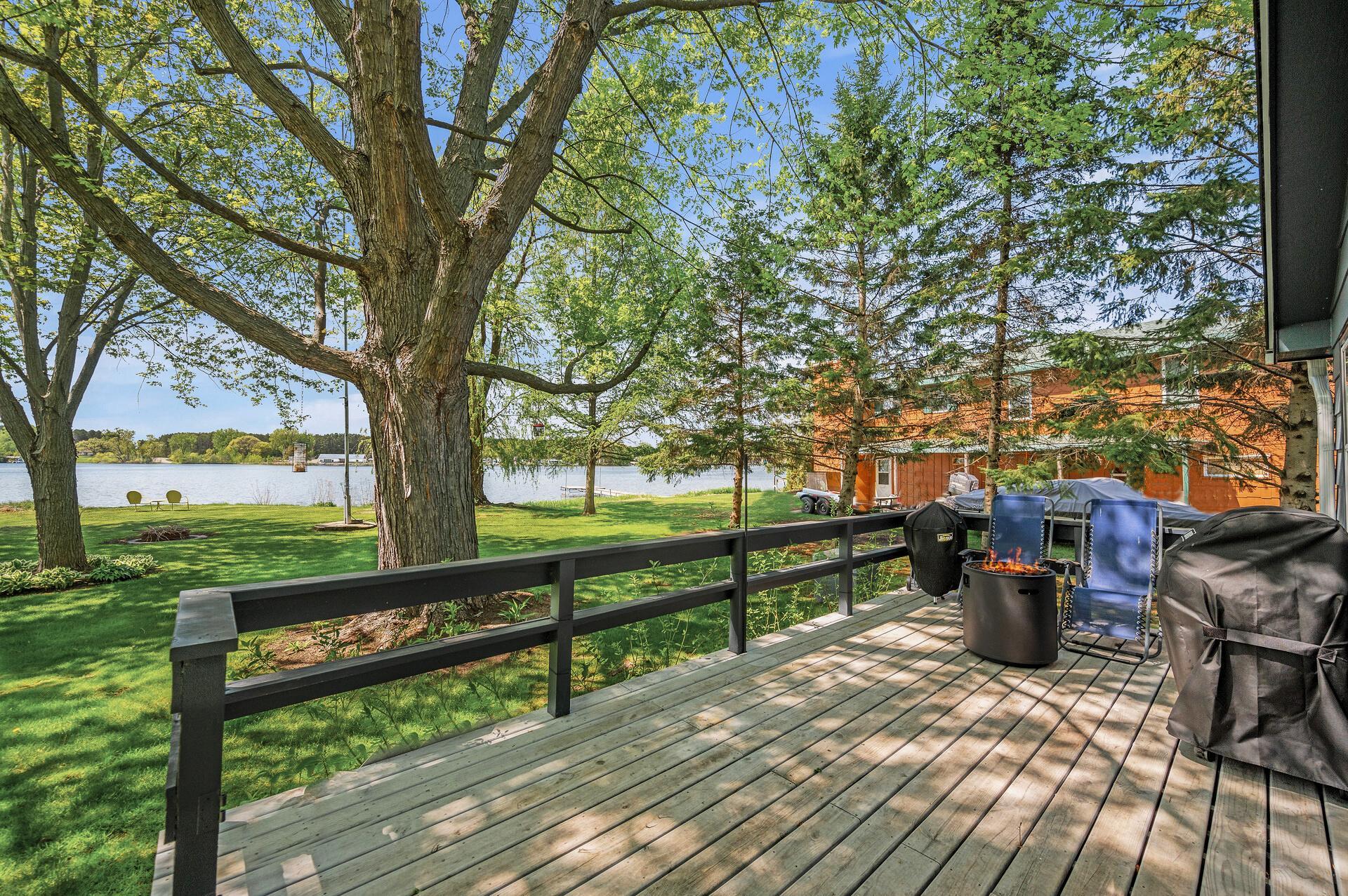 27698 Lakewood Drive NW