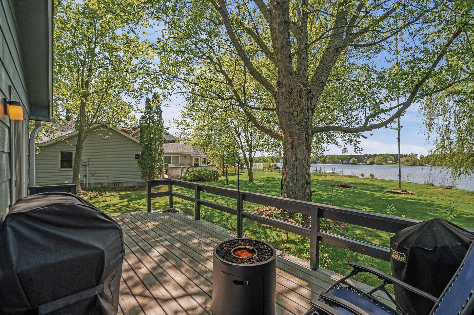 27698 Lakewood Drive NW