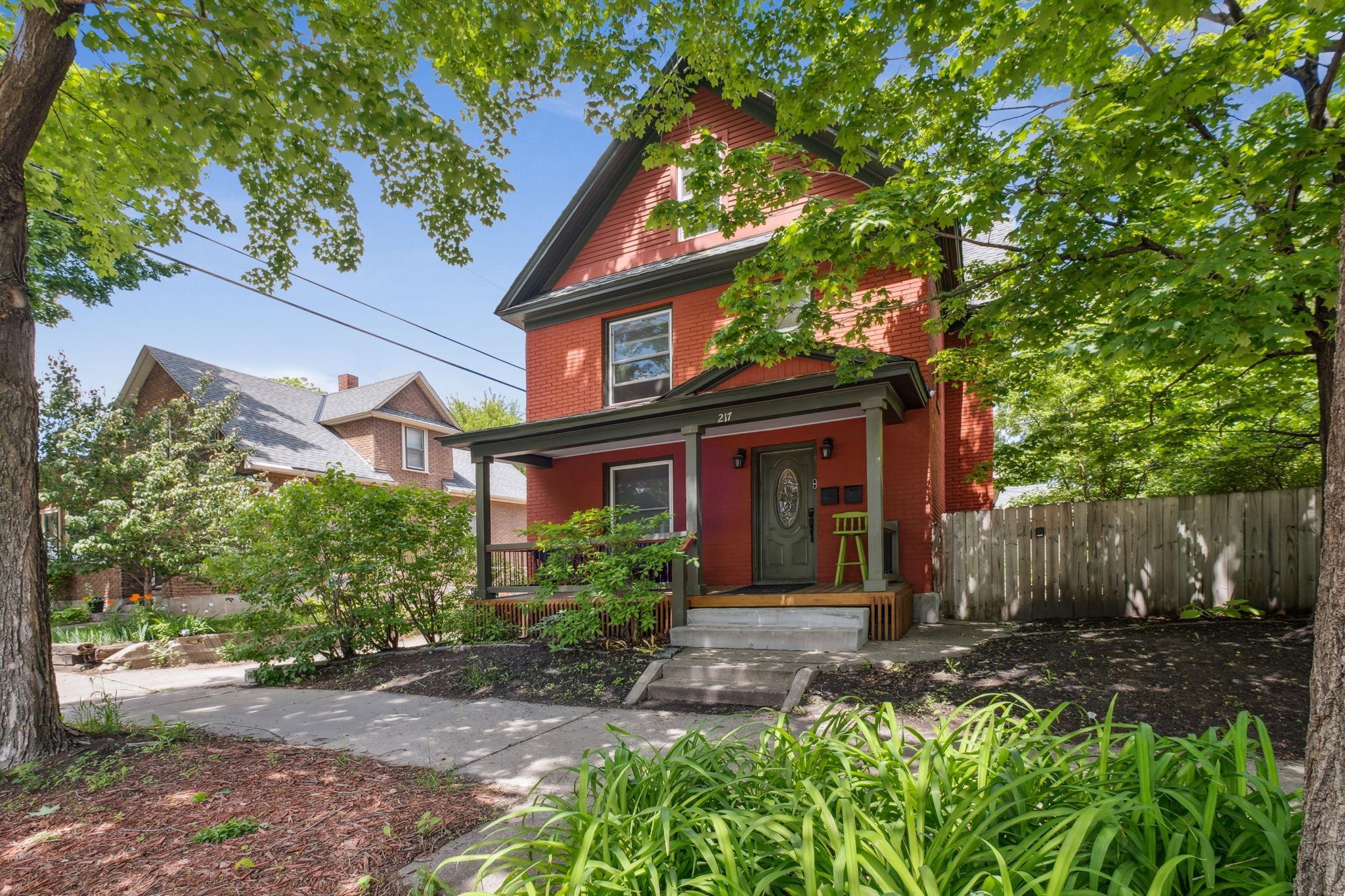 217 22nd Avenue NE