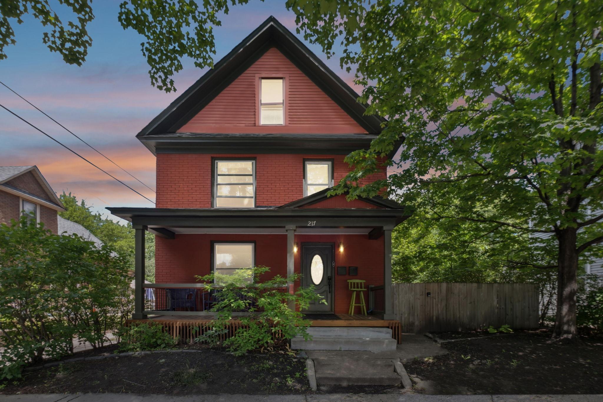 217 22nd Avenue NE