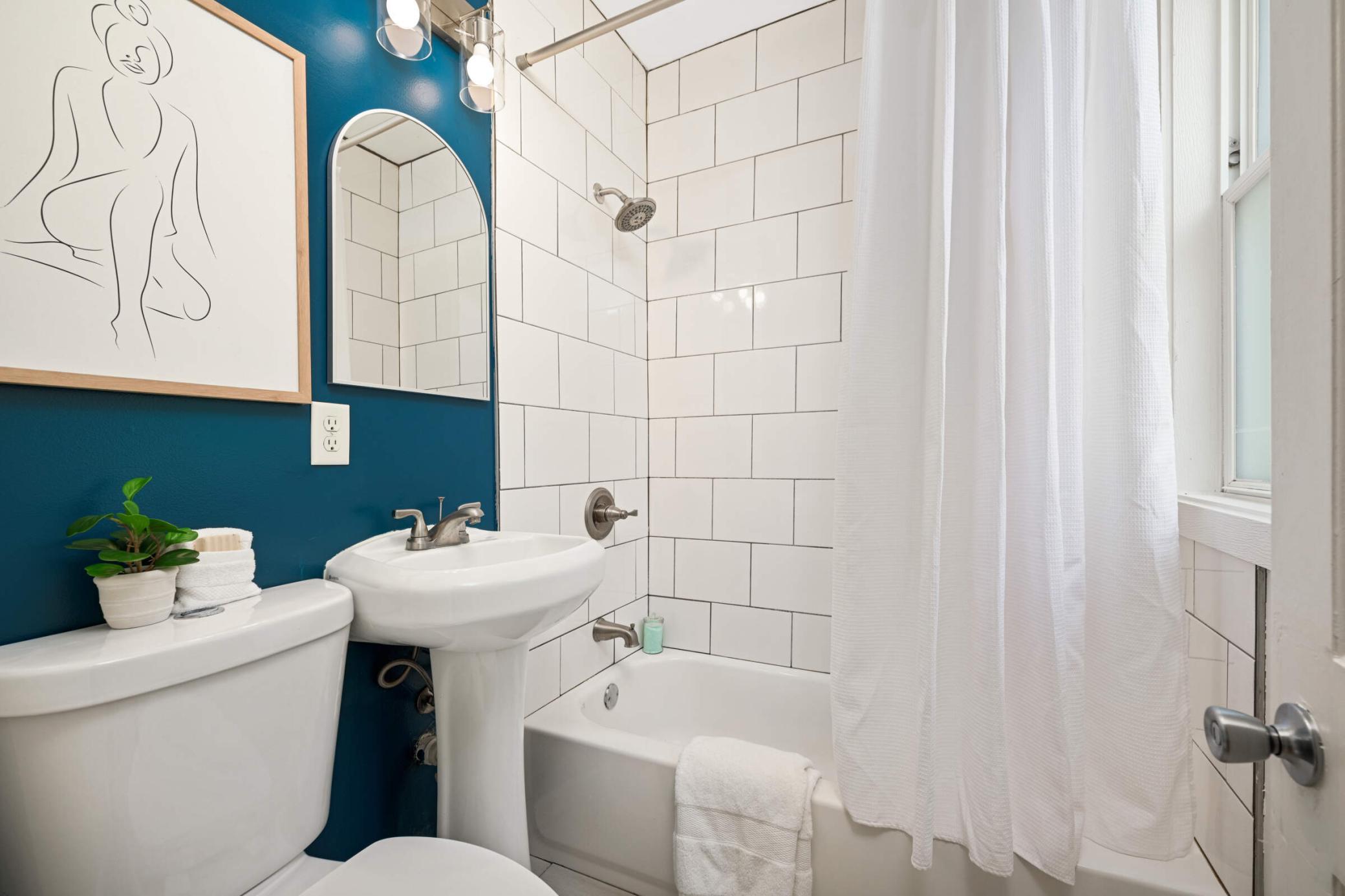 2833 Arthur Street NE