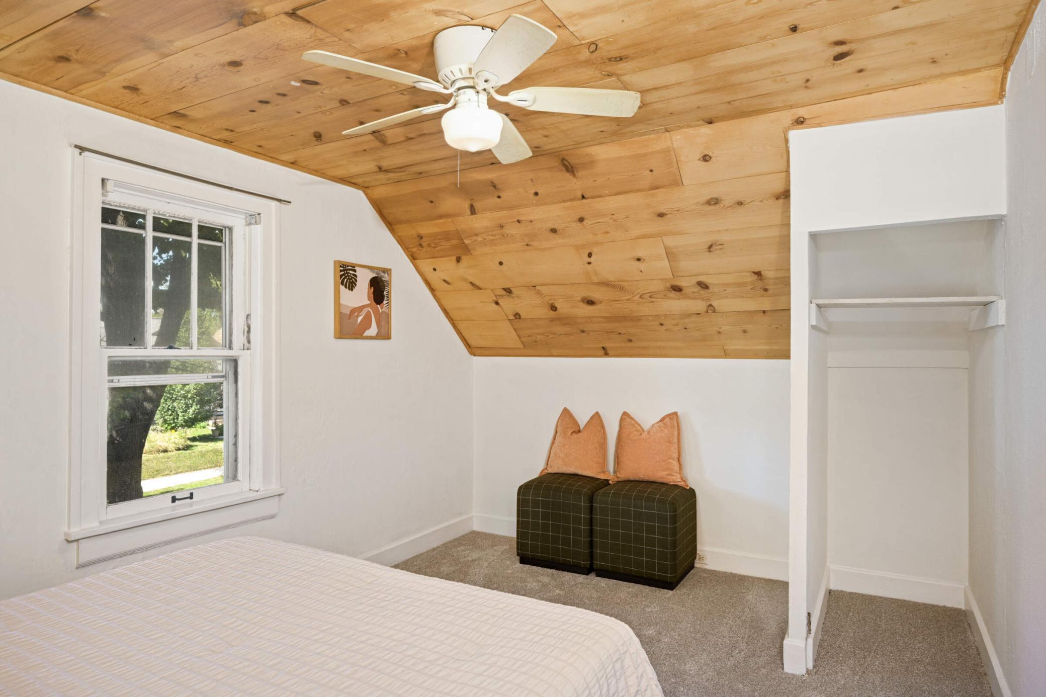 2833 Arthur Street NE