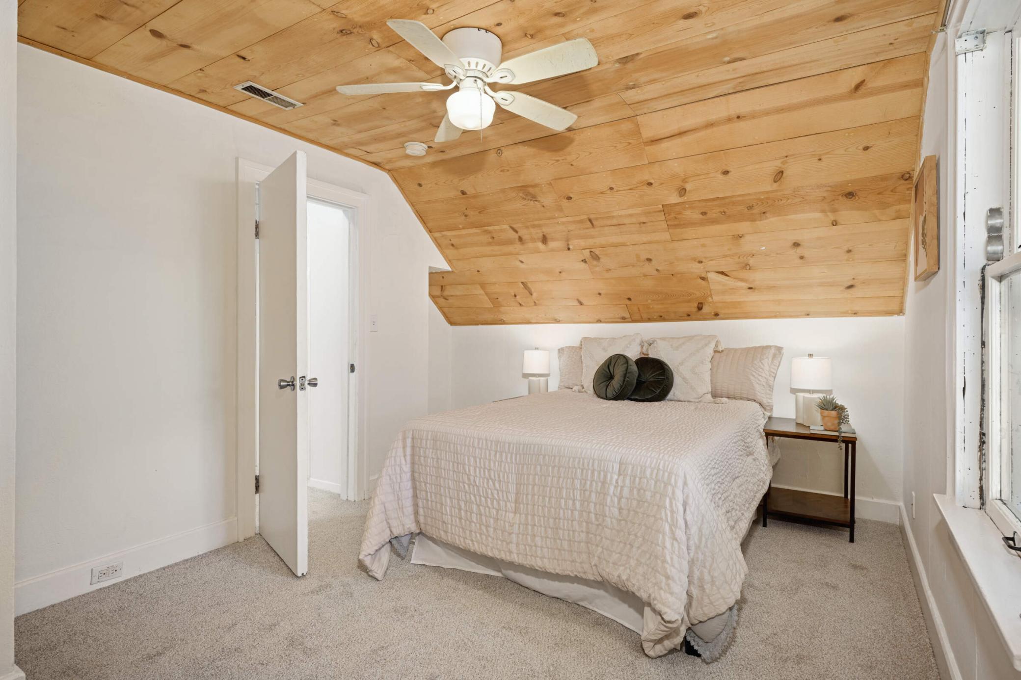 2833 Arthur Street NE