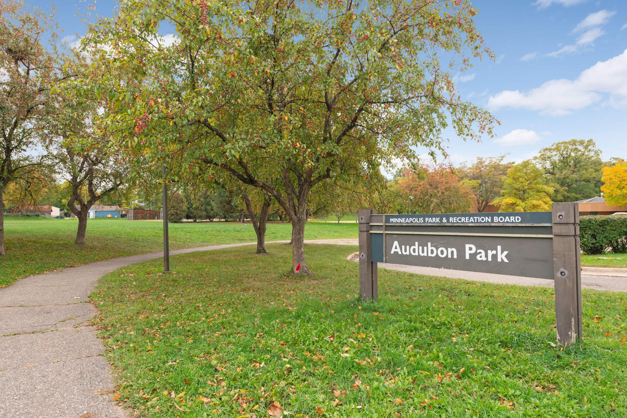 2833 Arthur Street NE