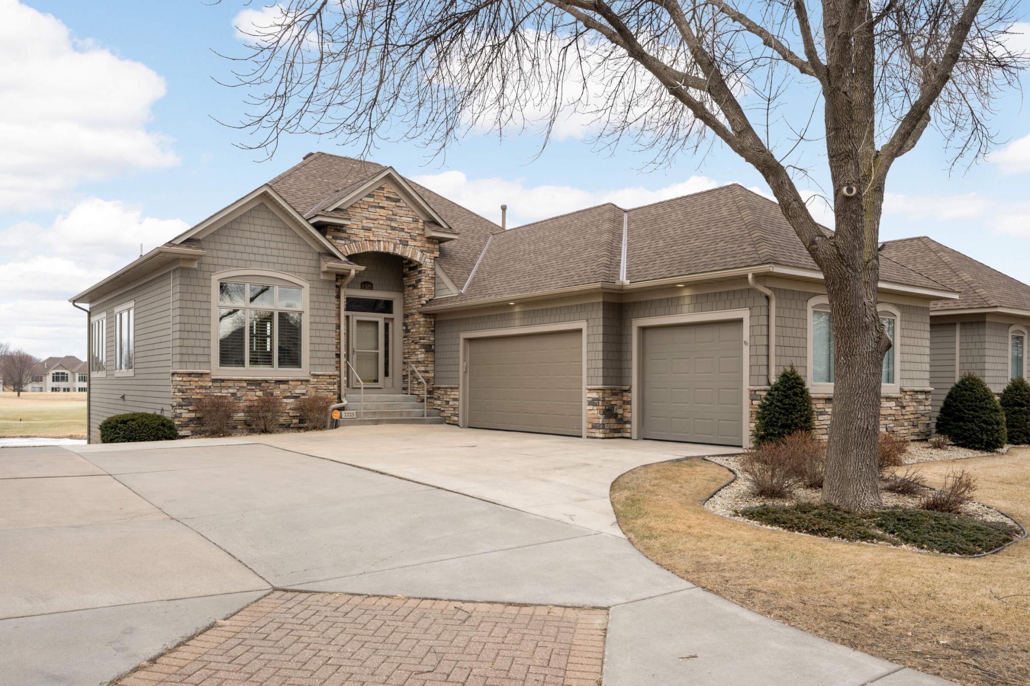 2325 Lehman Lane NE