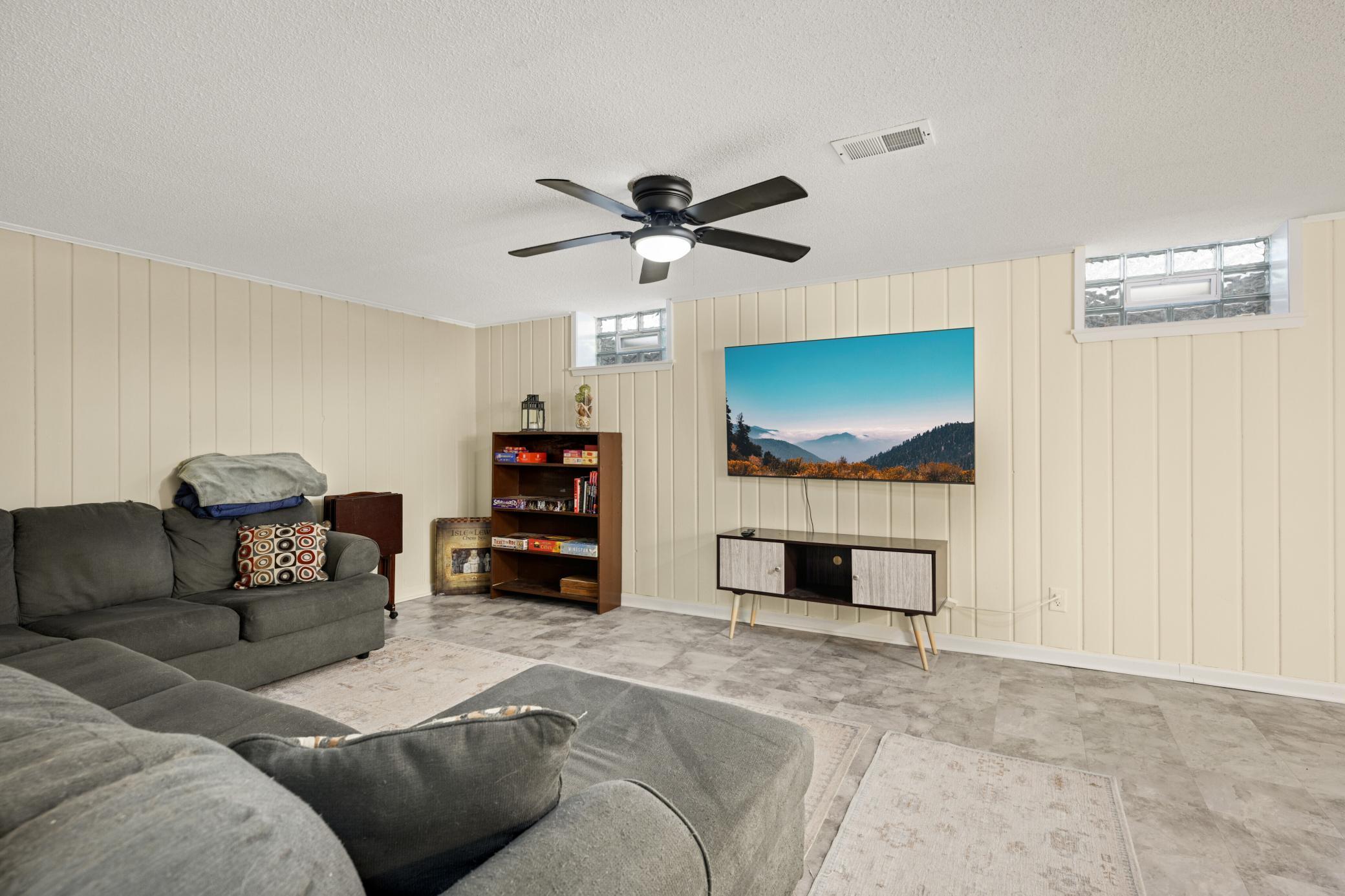 626 Park Valley Drive W