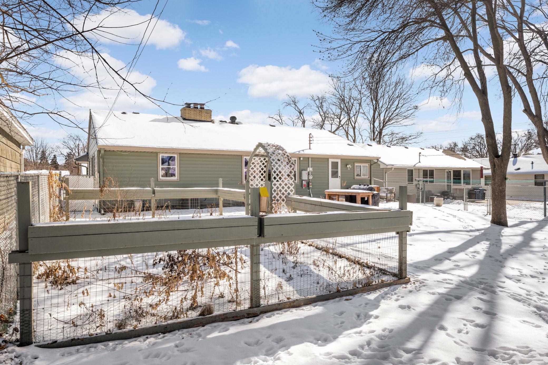 626 Park Valley Drive W