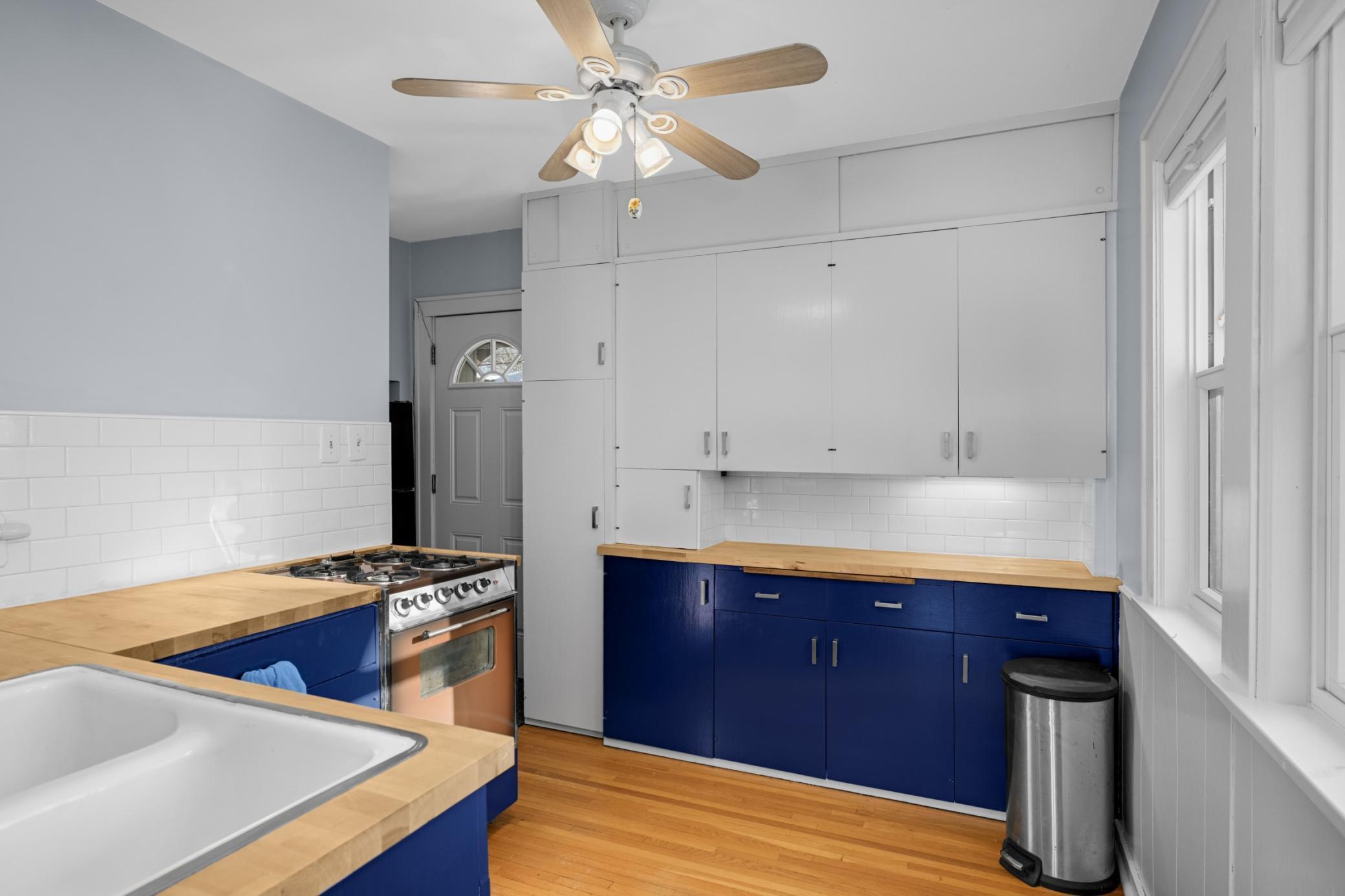 4130 Russell Avenue N