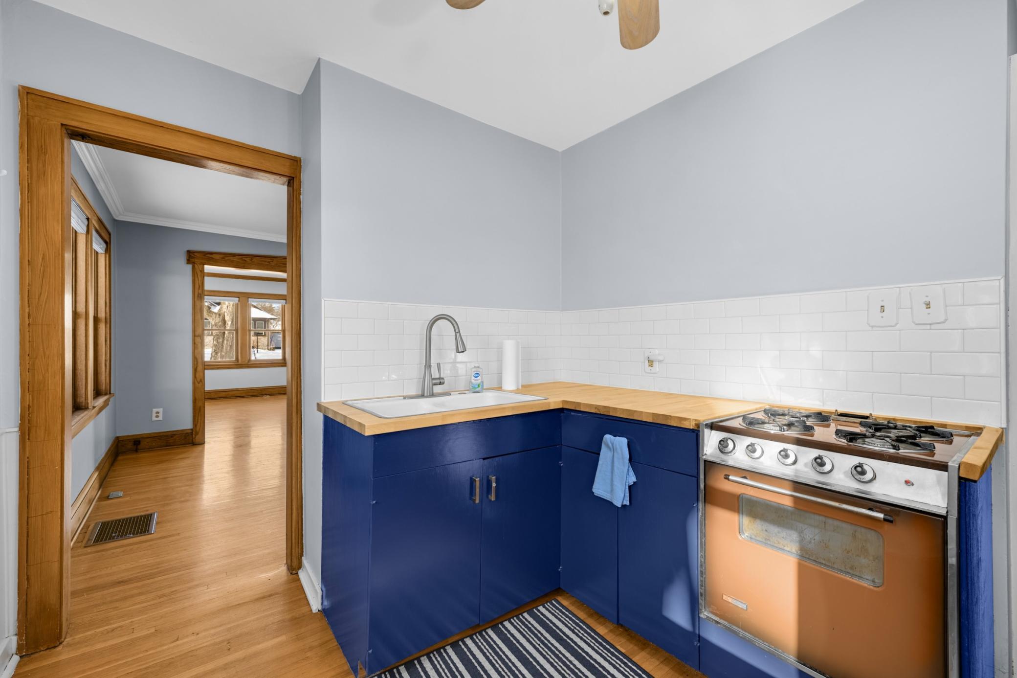 4130 Russell Avenue N