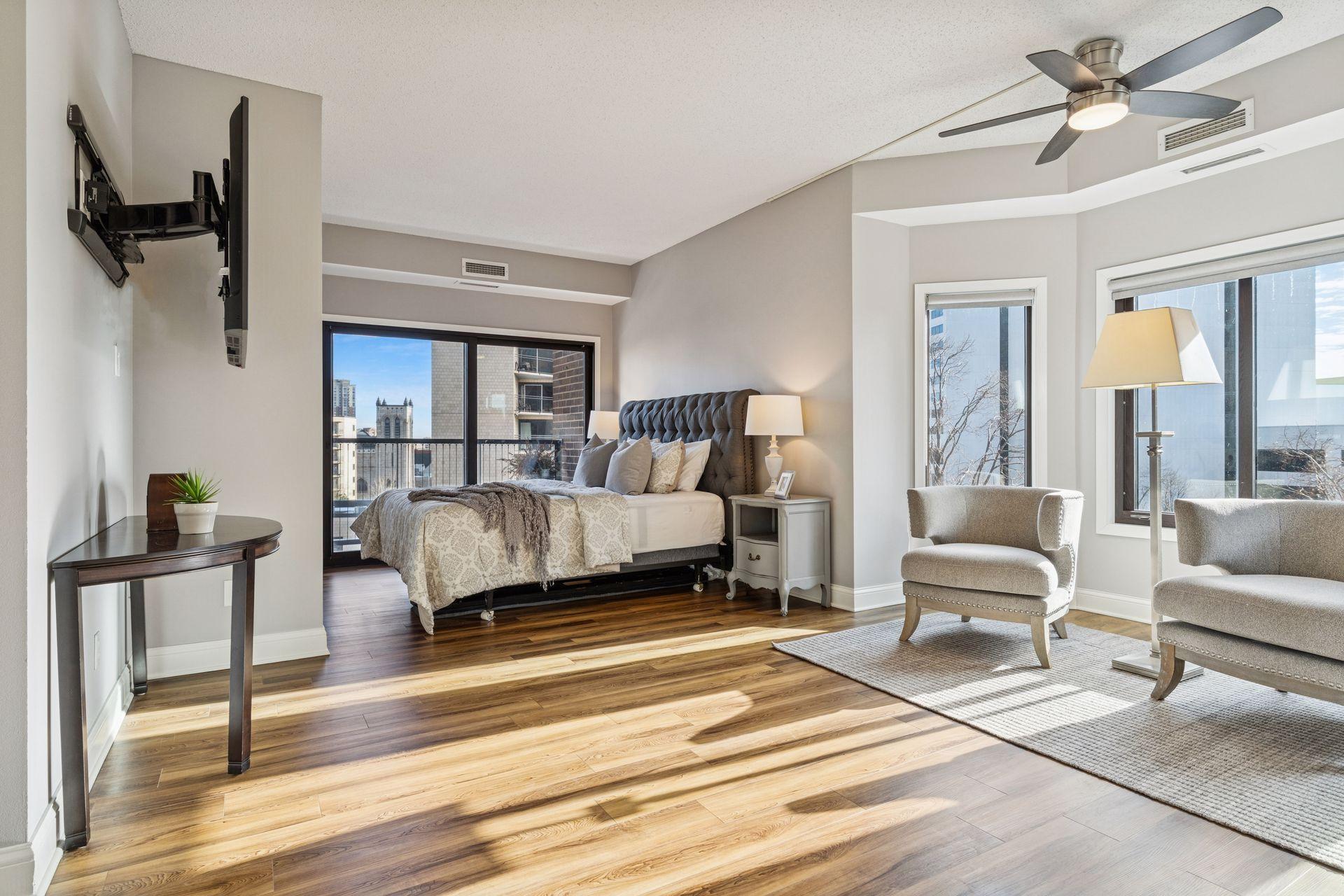 1201 Yale Place Unit: 608
