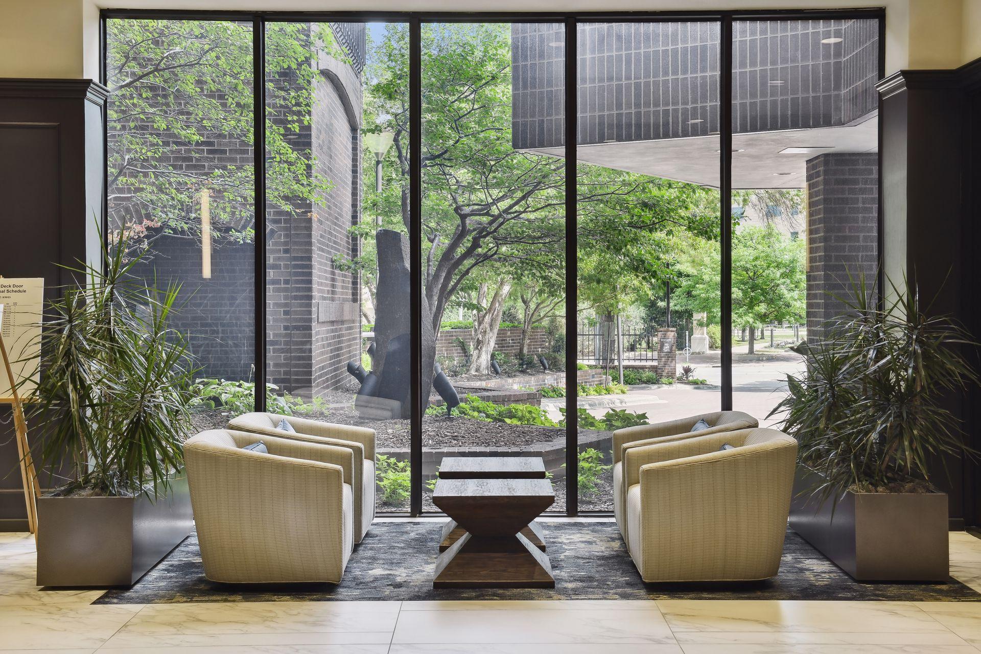 1201 Yale Place Unit: 608