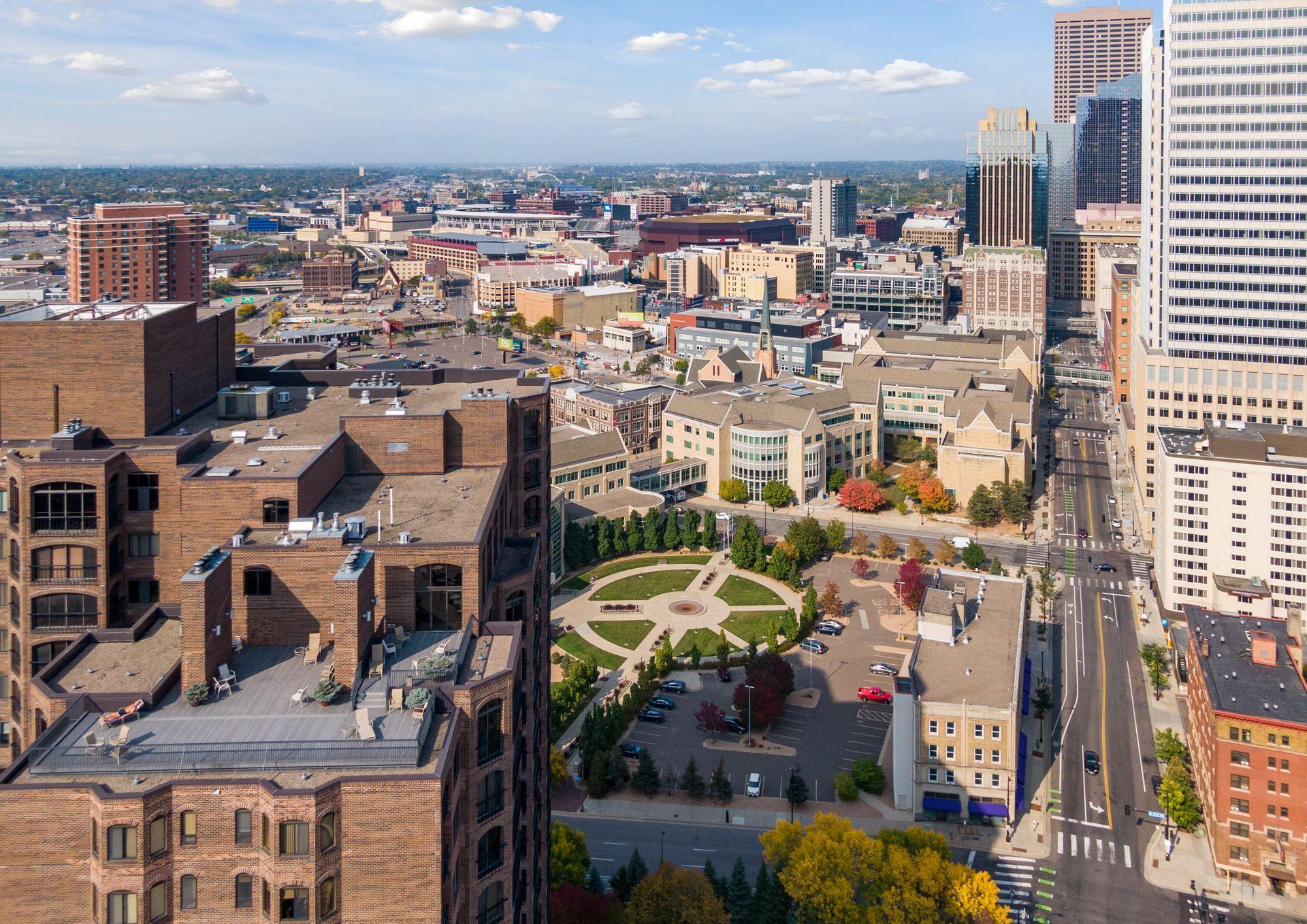 1201 Yale Place Unit: 608