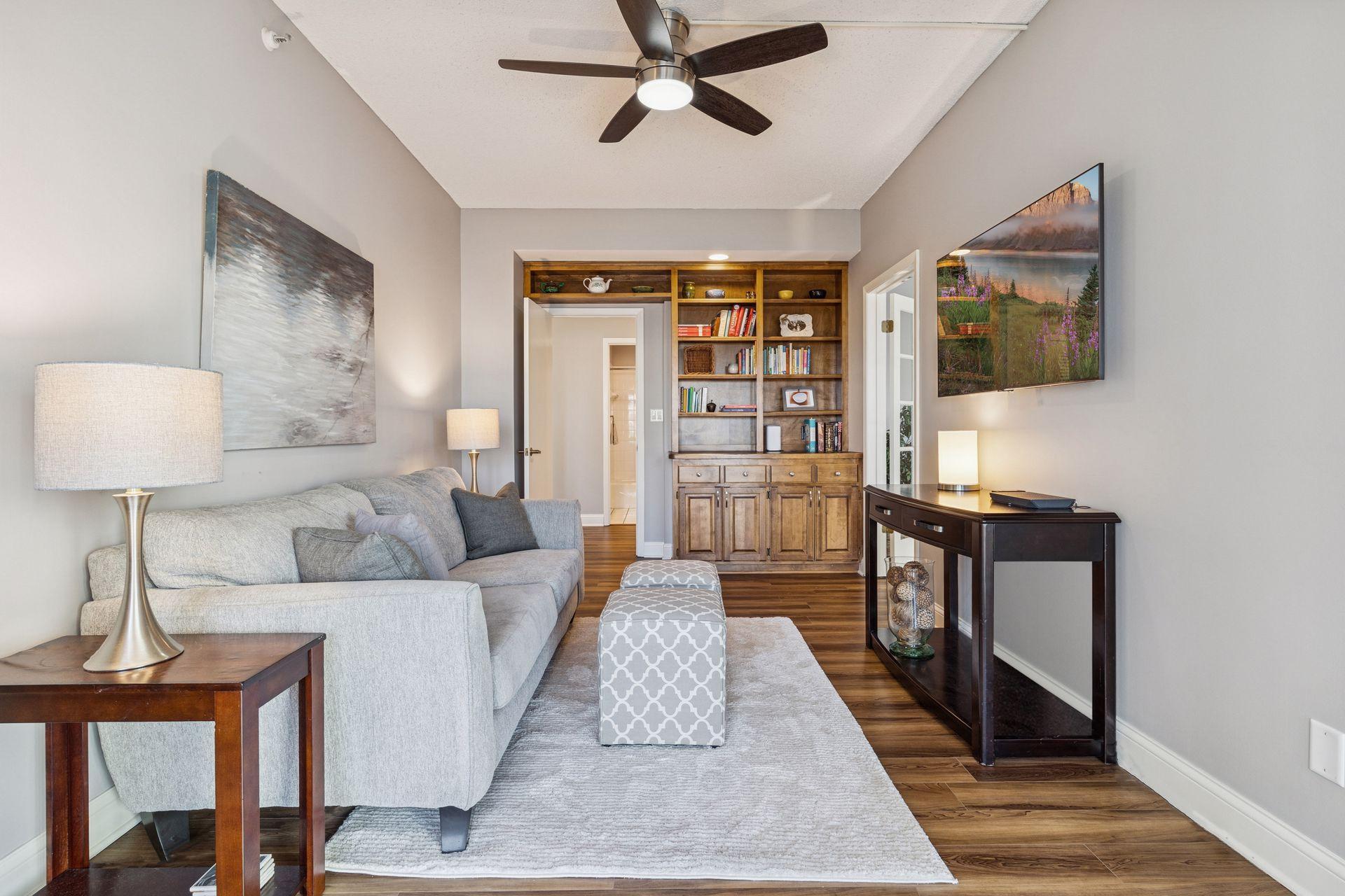 1201 Yale Place Unit: 608