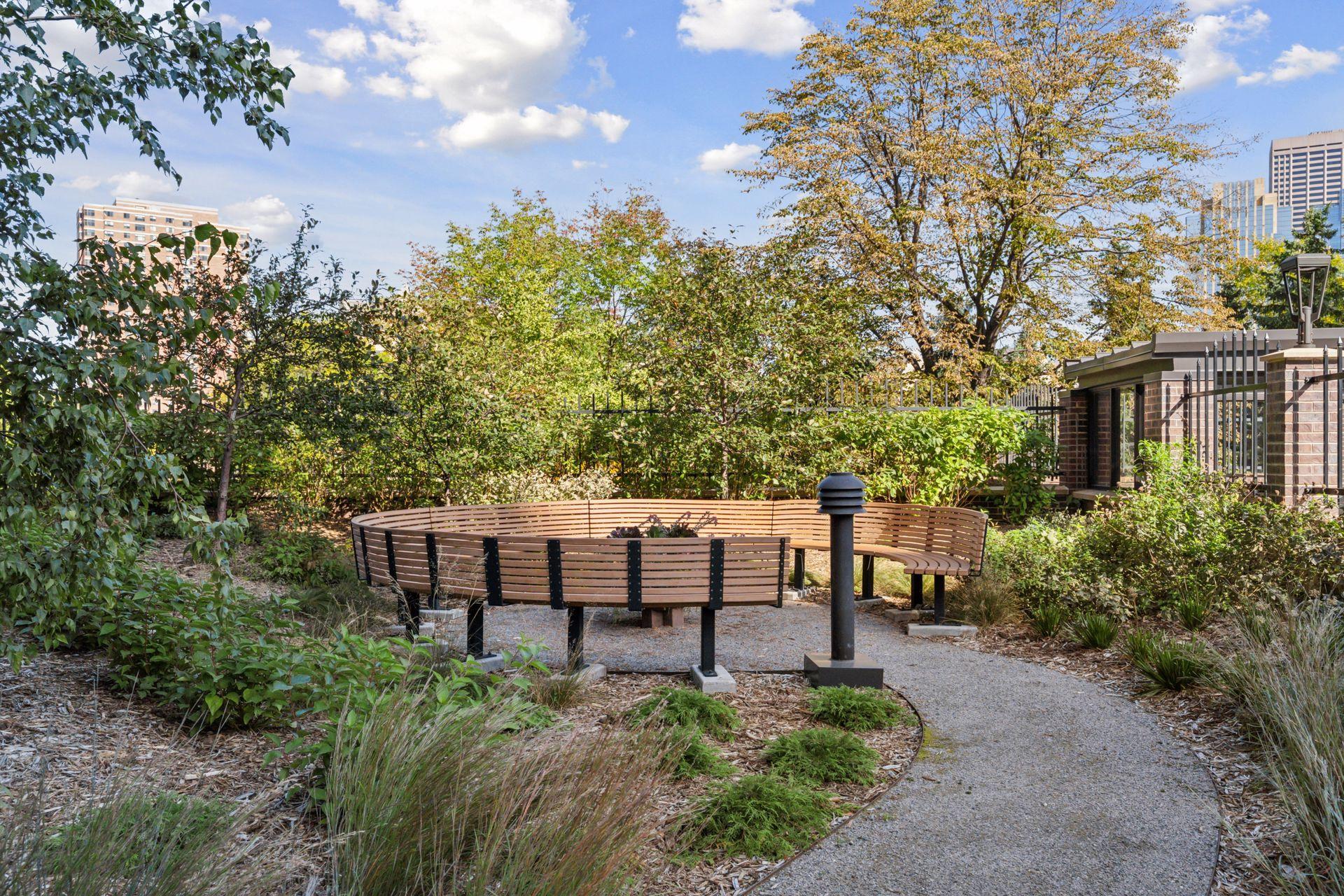 1201 Yale Place Unit: 608