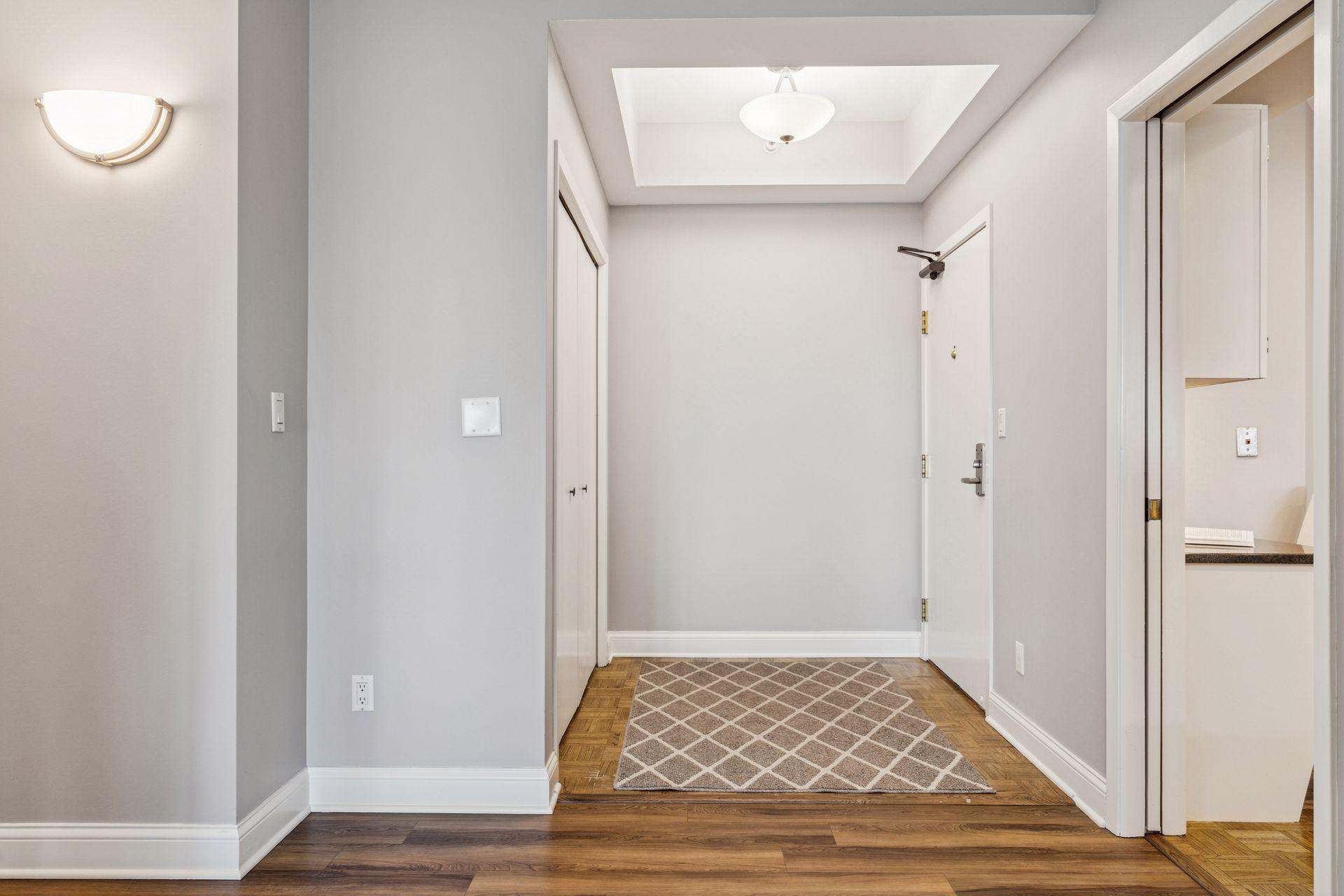 1201 Yale Place Unit: 608